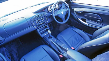 Porsche Boxster - interior 3/4 tracking