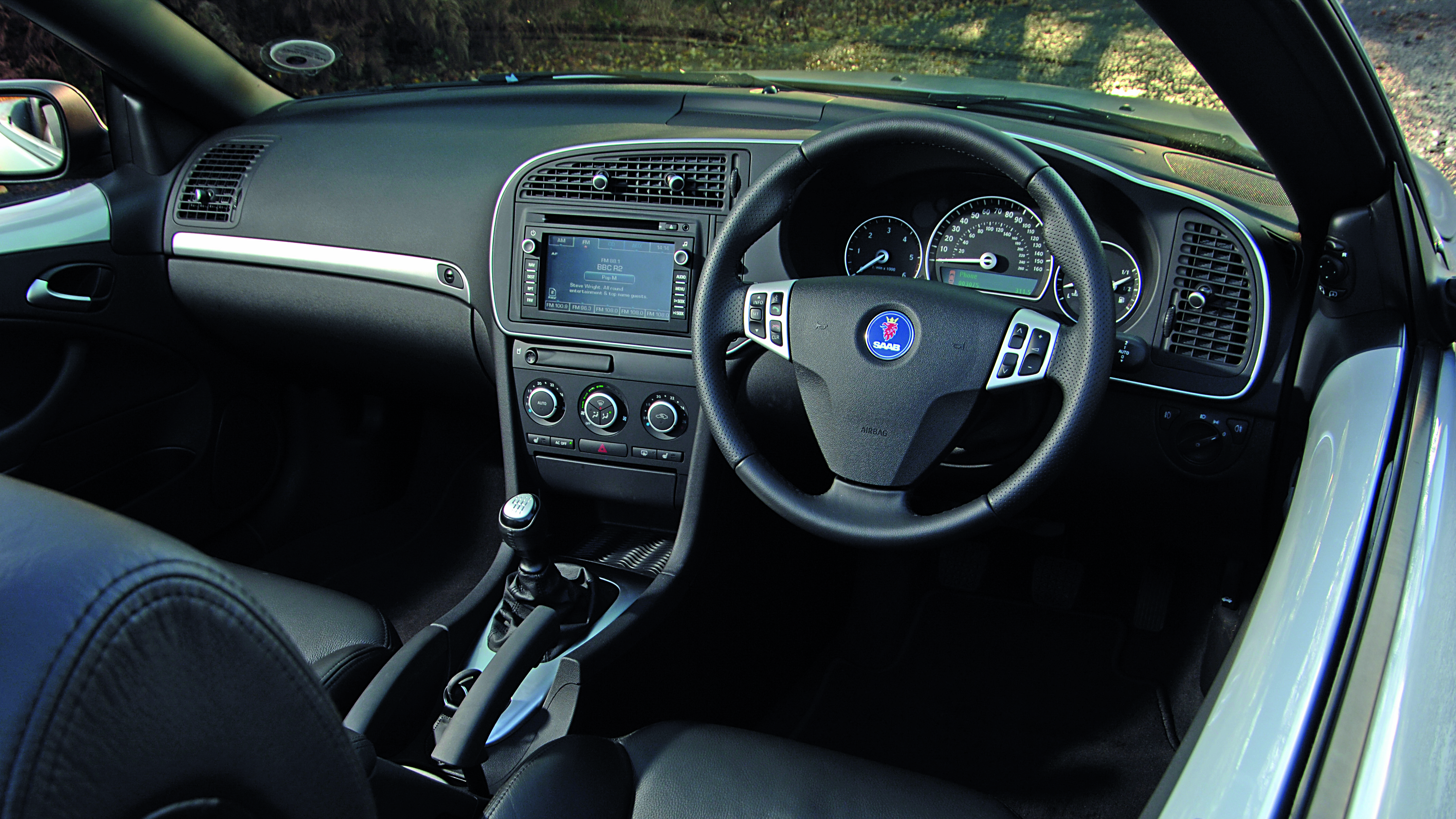 Saab 9-3 convertible - interior 