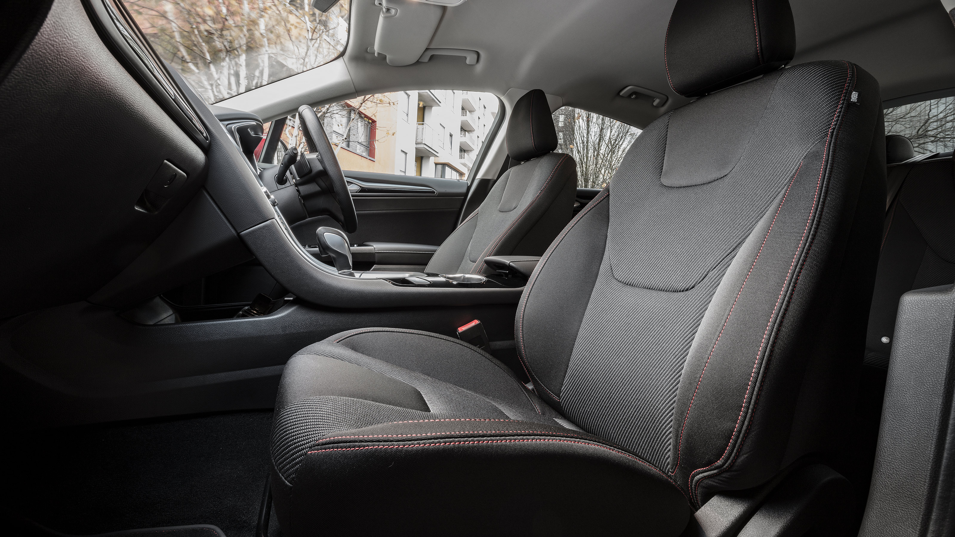 Ford Mondeo hatchback front seats