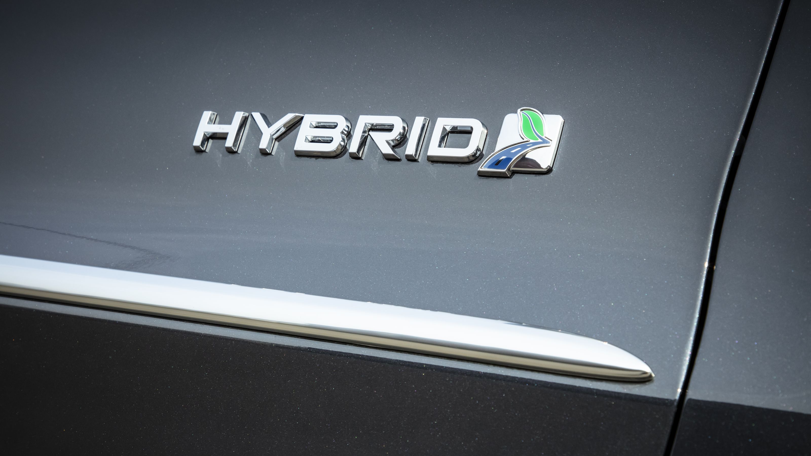 Ford Mondeo Estate Hybrid badge