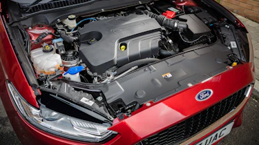 Ford Mondeo hatchback engine bay
