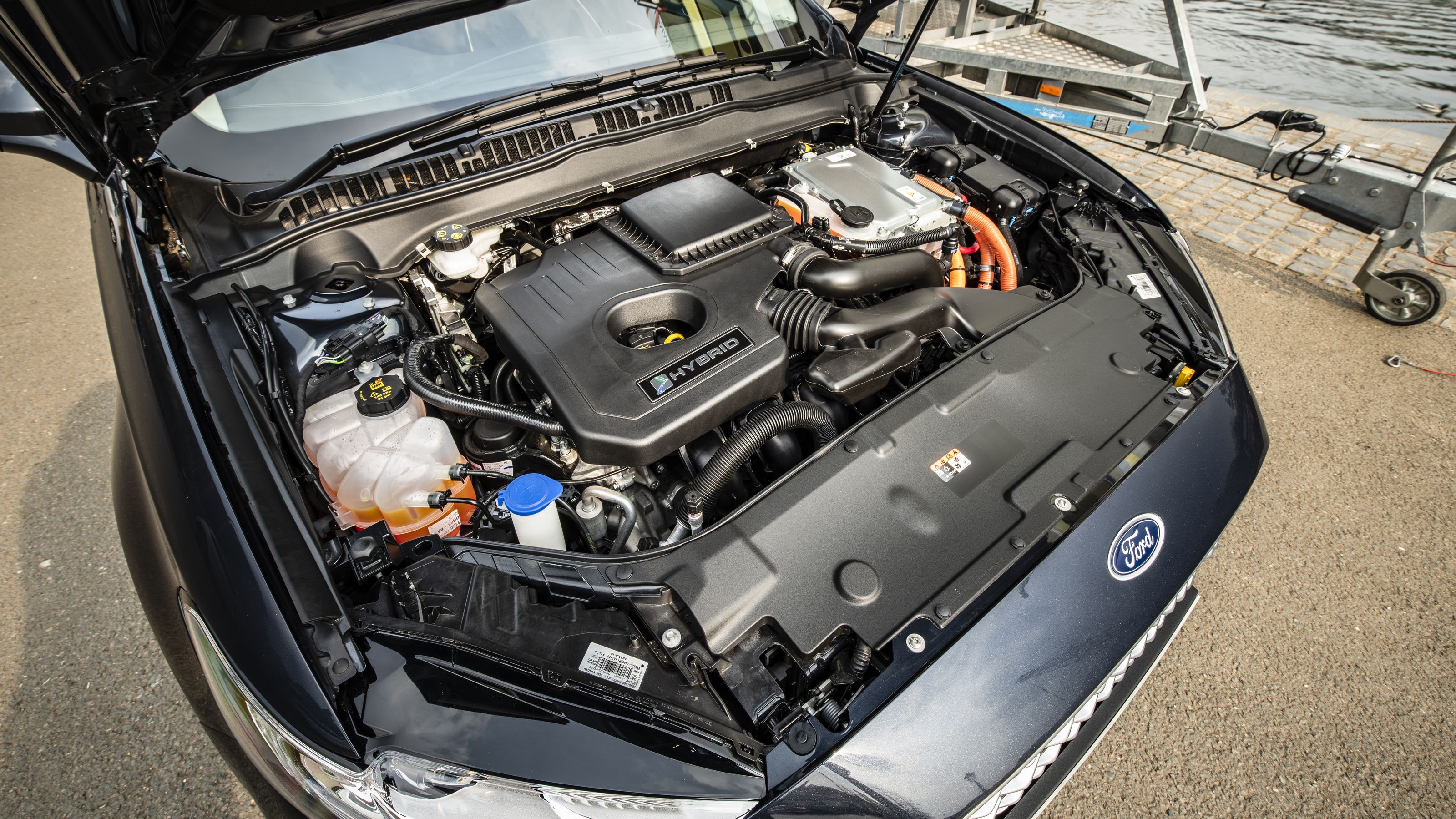 Ford Mondeo Estate engine bay