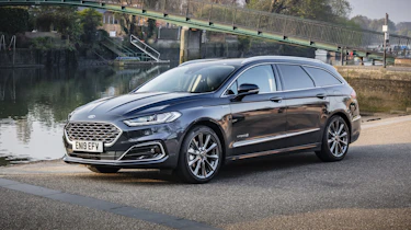 Ford Mondeo Estate front 3/4 marina