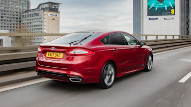 Ford Mondeo hatchback rear 3/4 tracking
