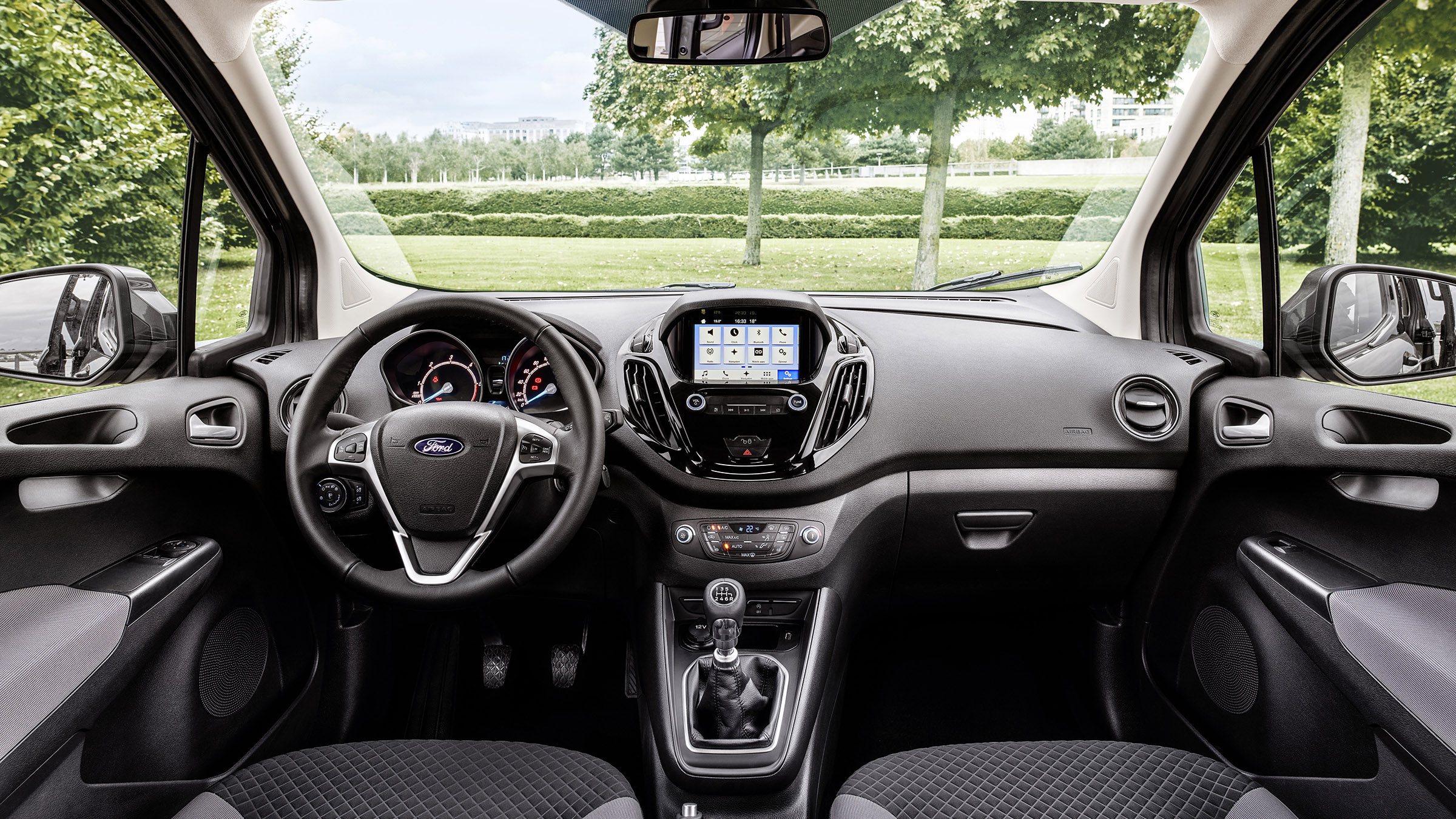 Ford Tourneo Courier interior