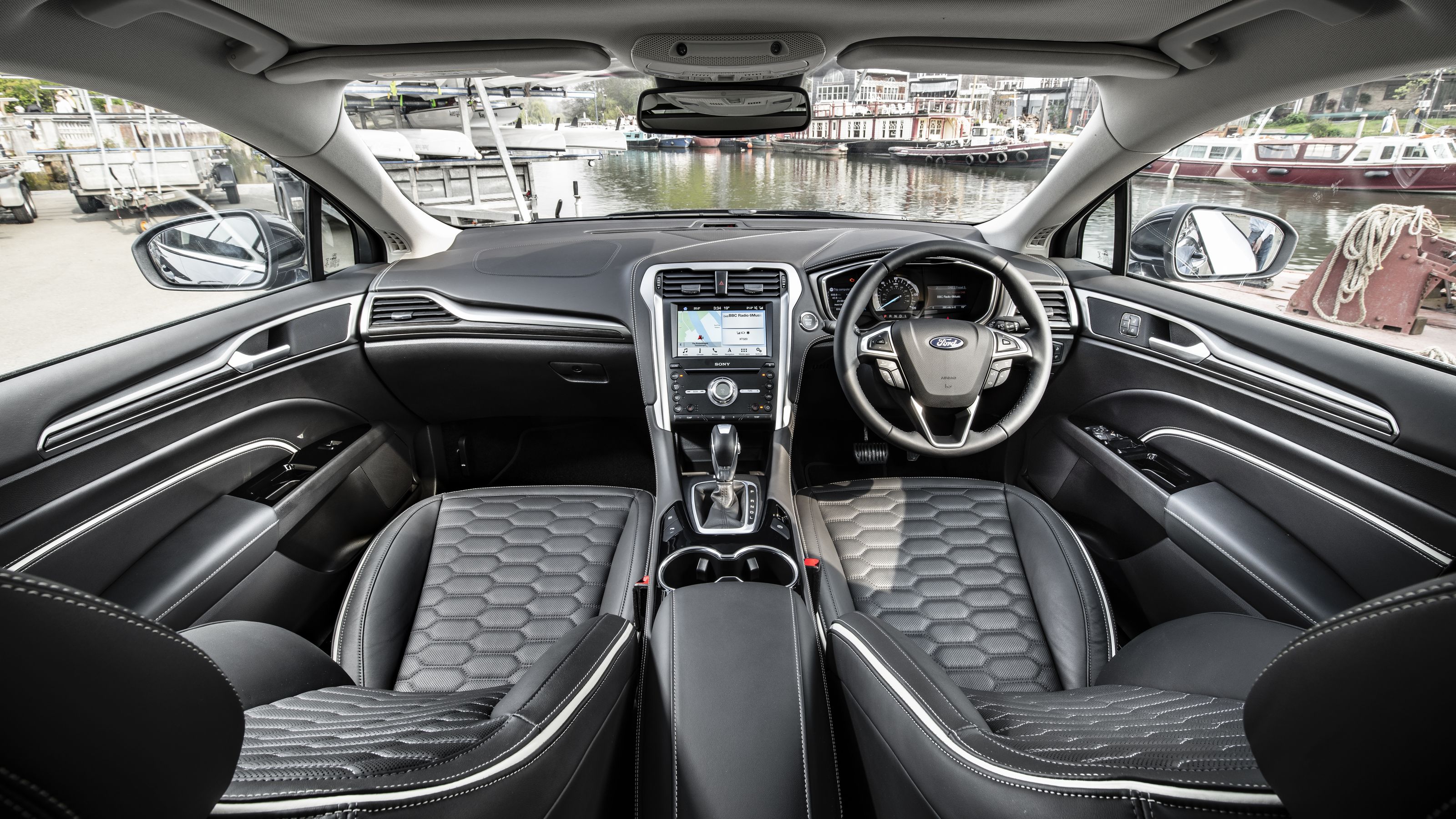 Ford Mondeo Estate interior