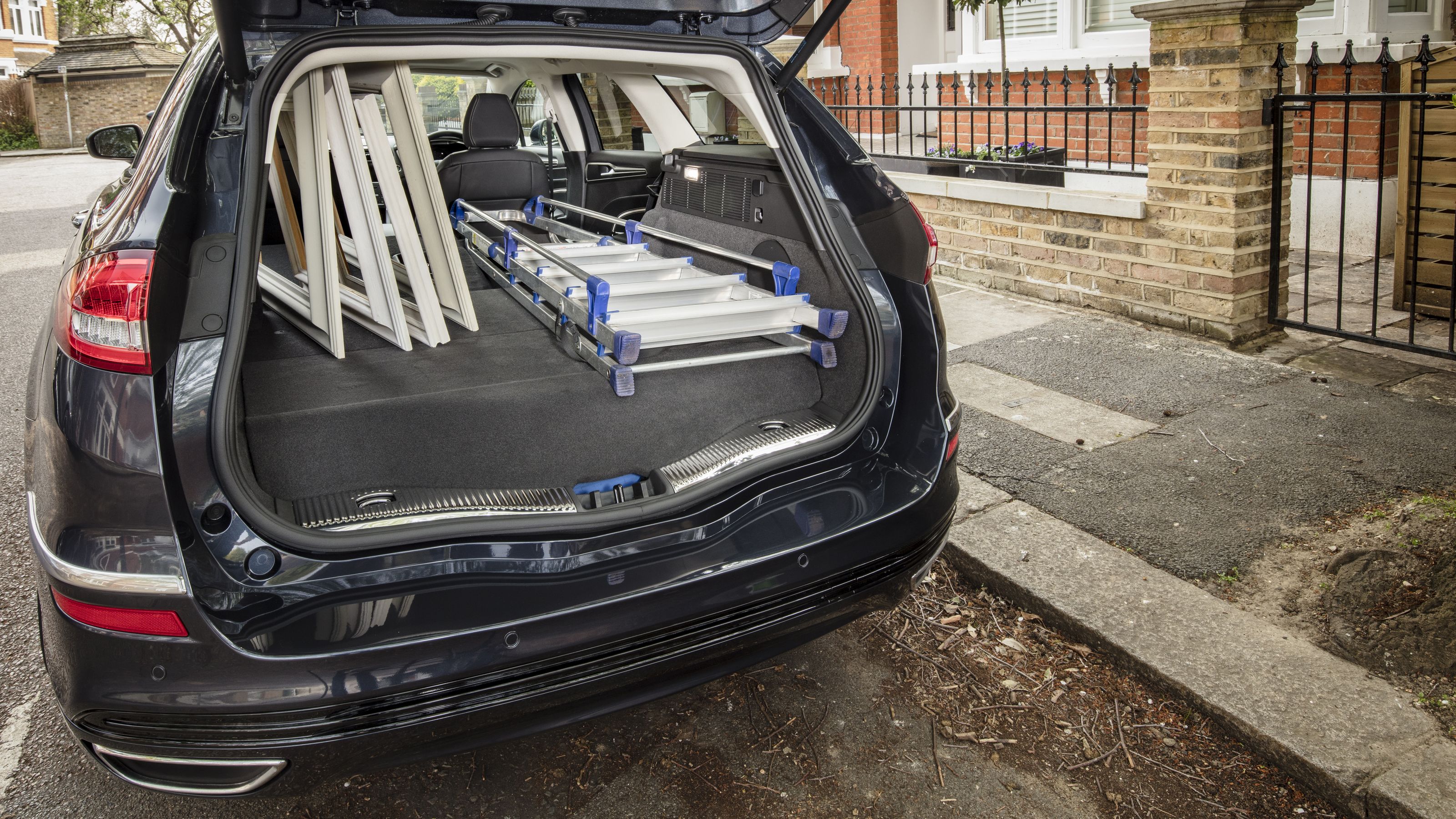 Ford Mondeo Estate loaded boot