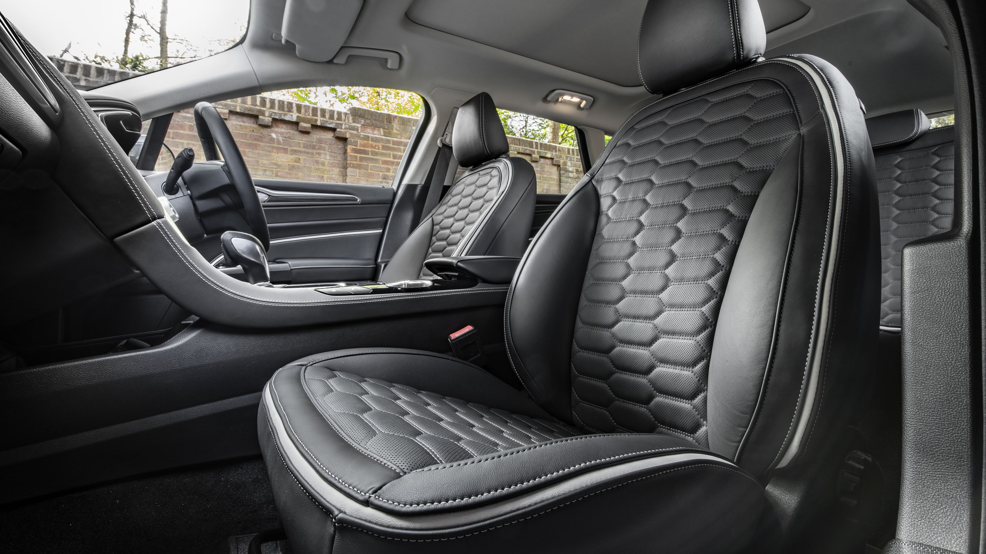 Ford Mondeo Estate front seats