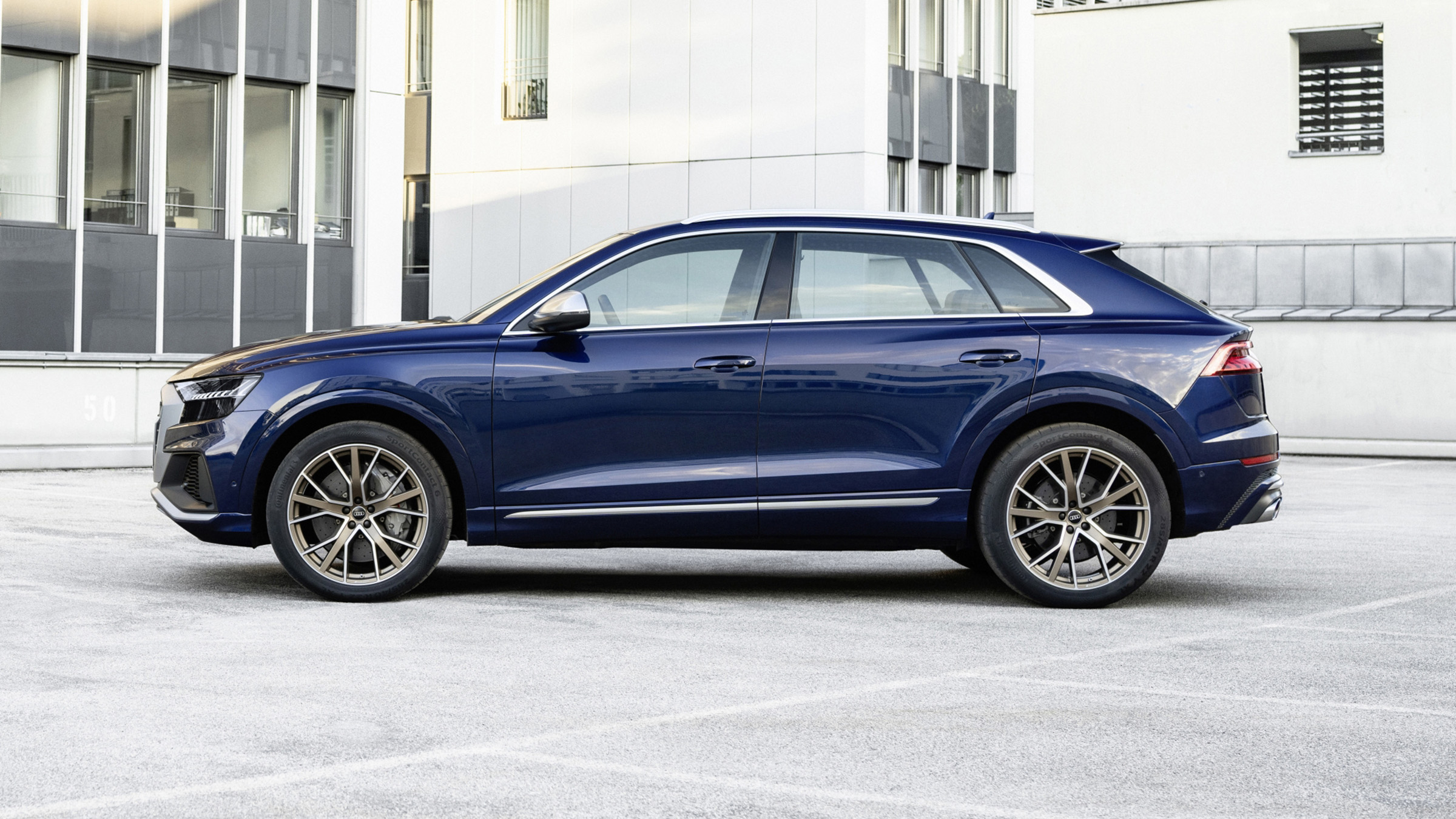 Audi SQ8 side view