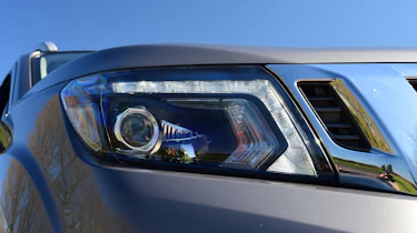Nissan Navara - front headlight