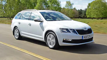 Skoda Octavia Estate - front 3/4 tracking