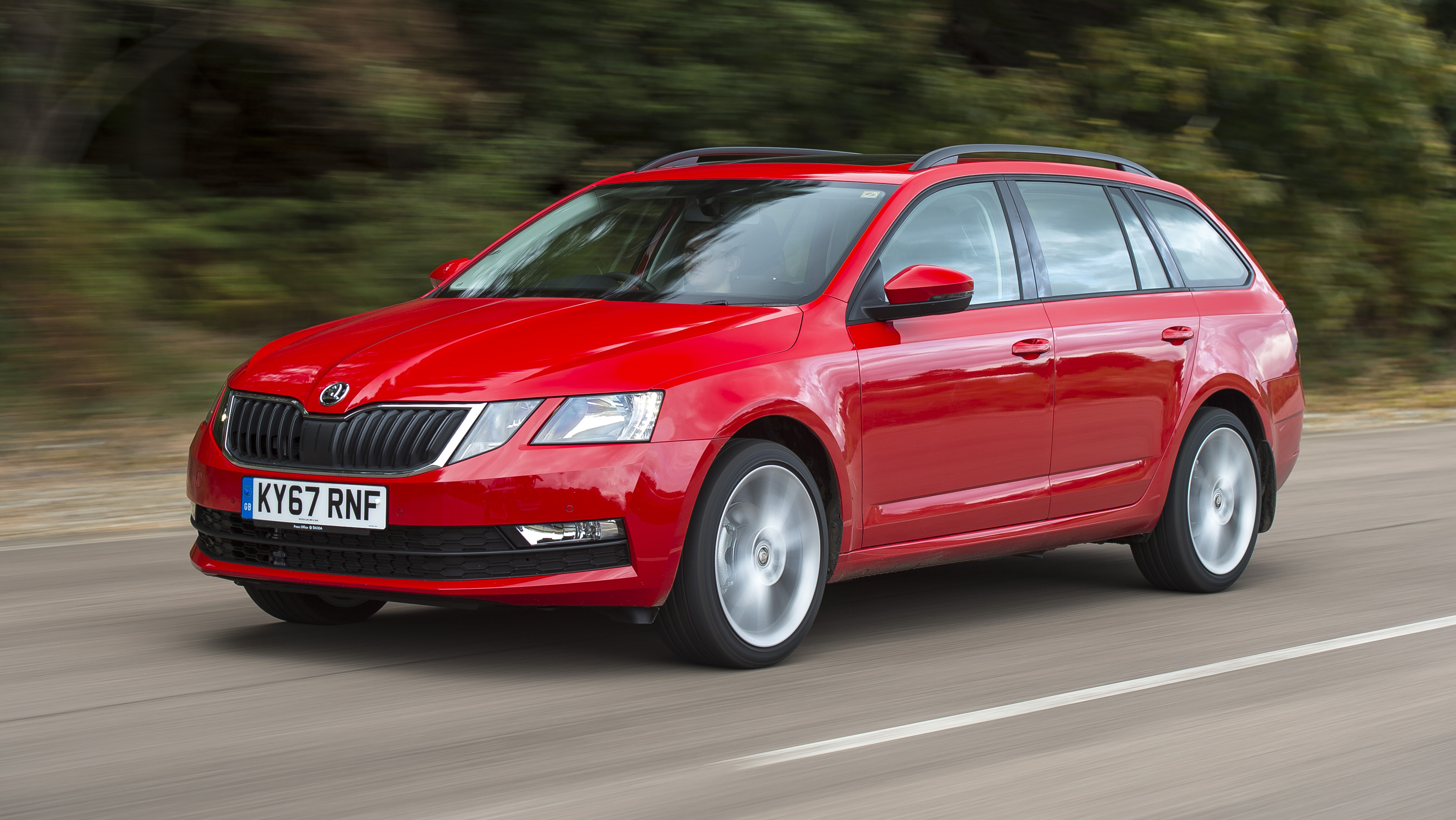 2017 Skoda Octavia Estate - front 3/4 dynamic 