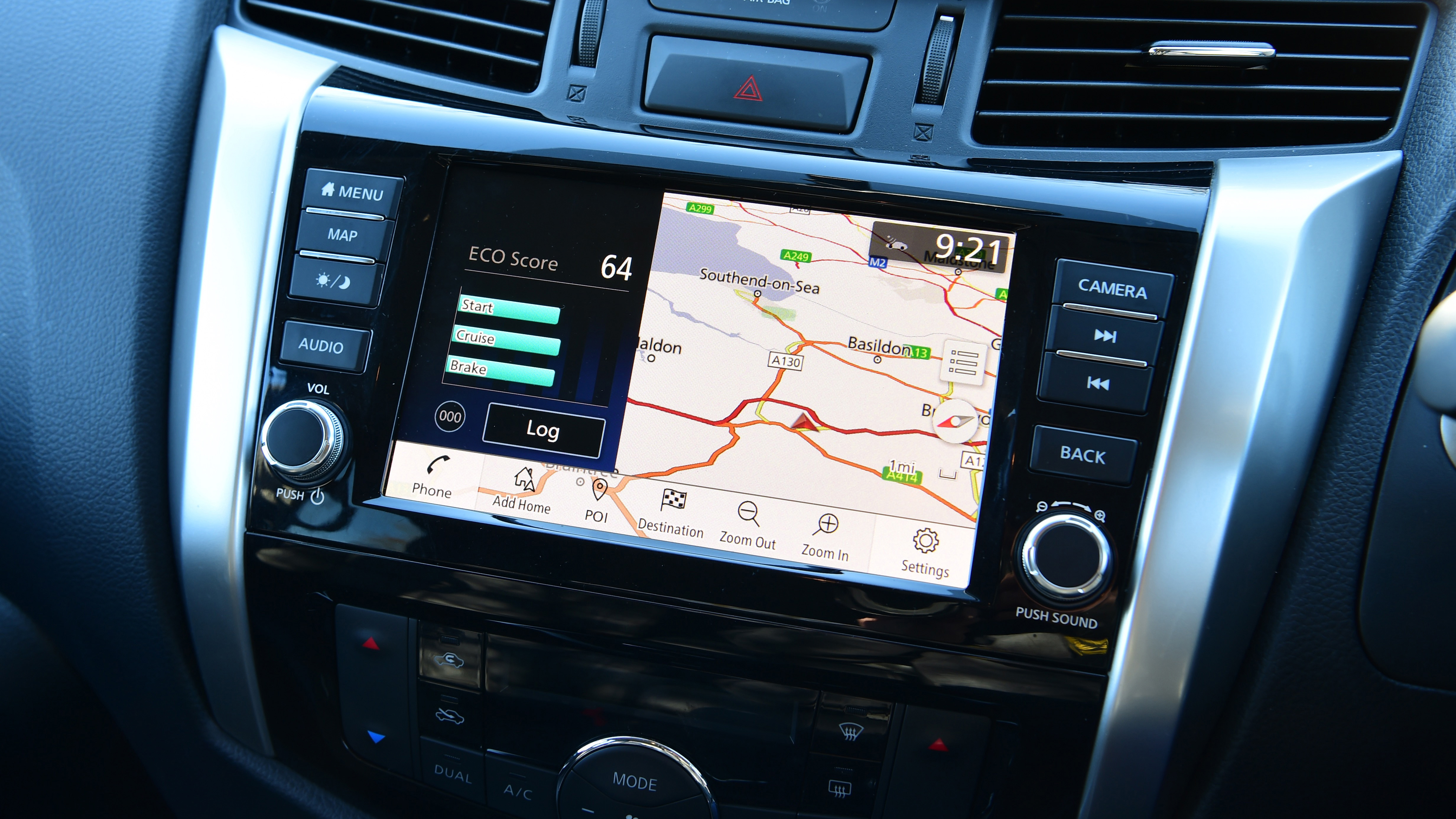 Nissan Navara - infotainment 