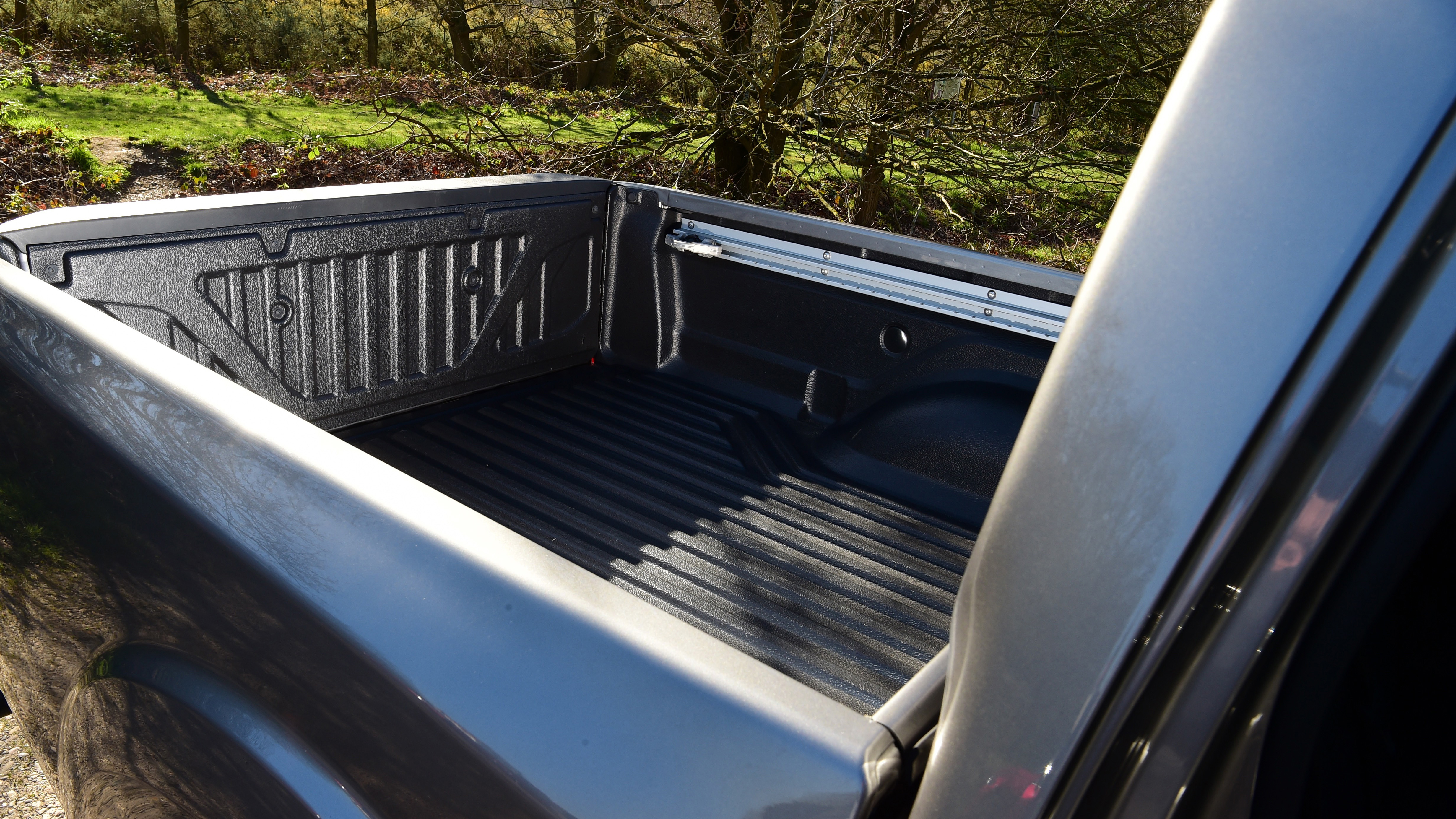 Nissan Navara - rear load bed