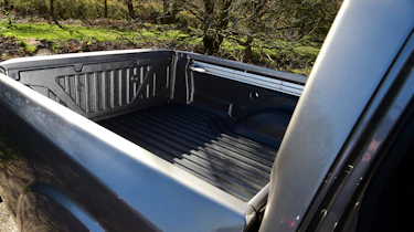 Nissan Navara - rear load bed