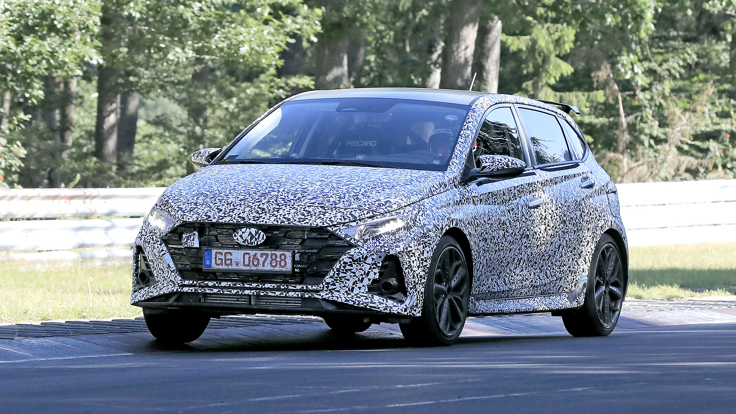 Spy shot of secretly tested future car