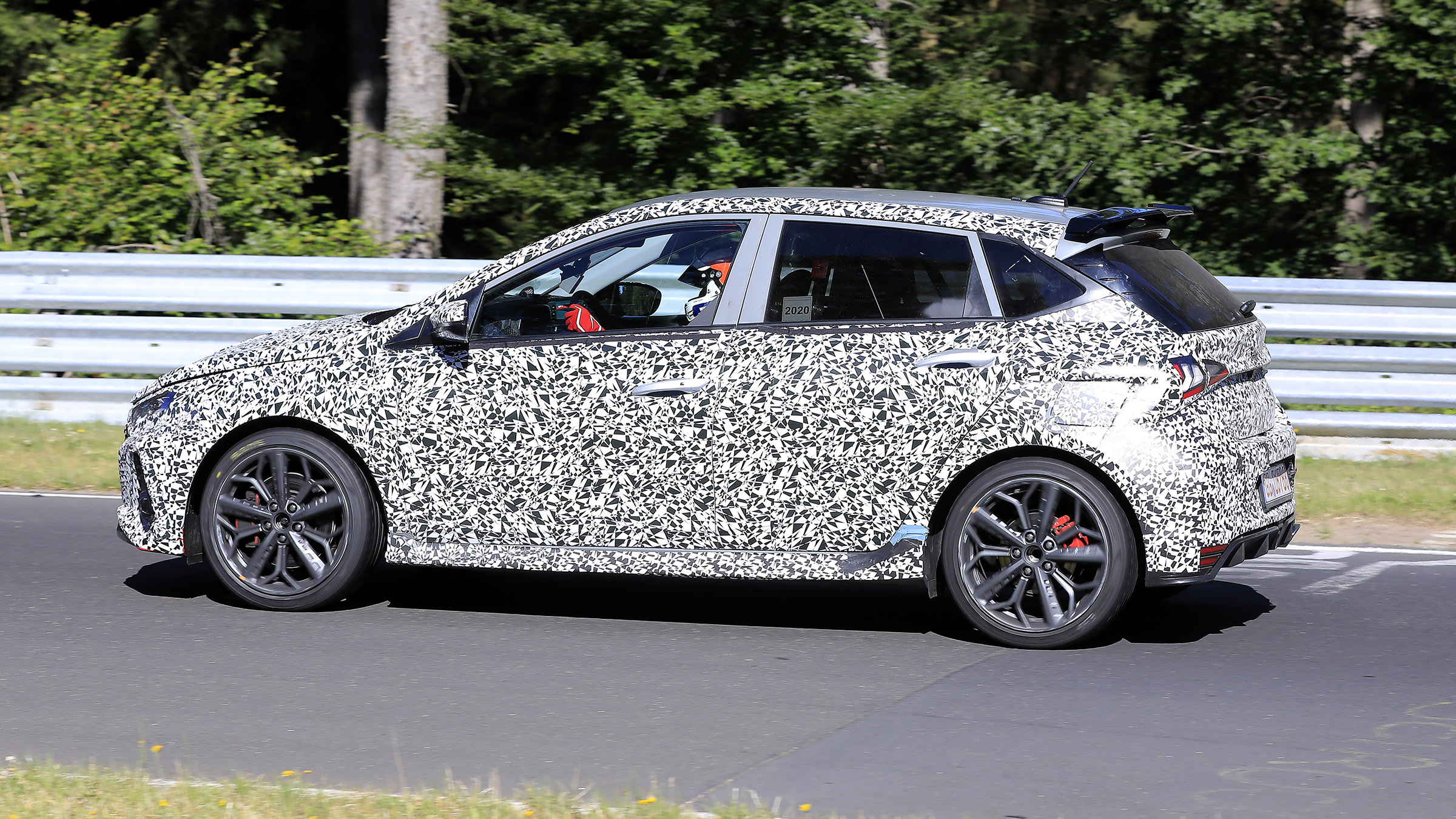 Spy shot of secretly tested future car