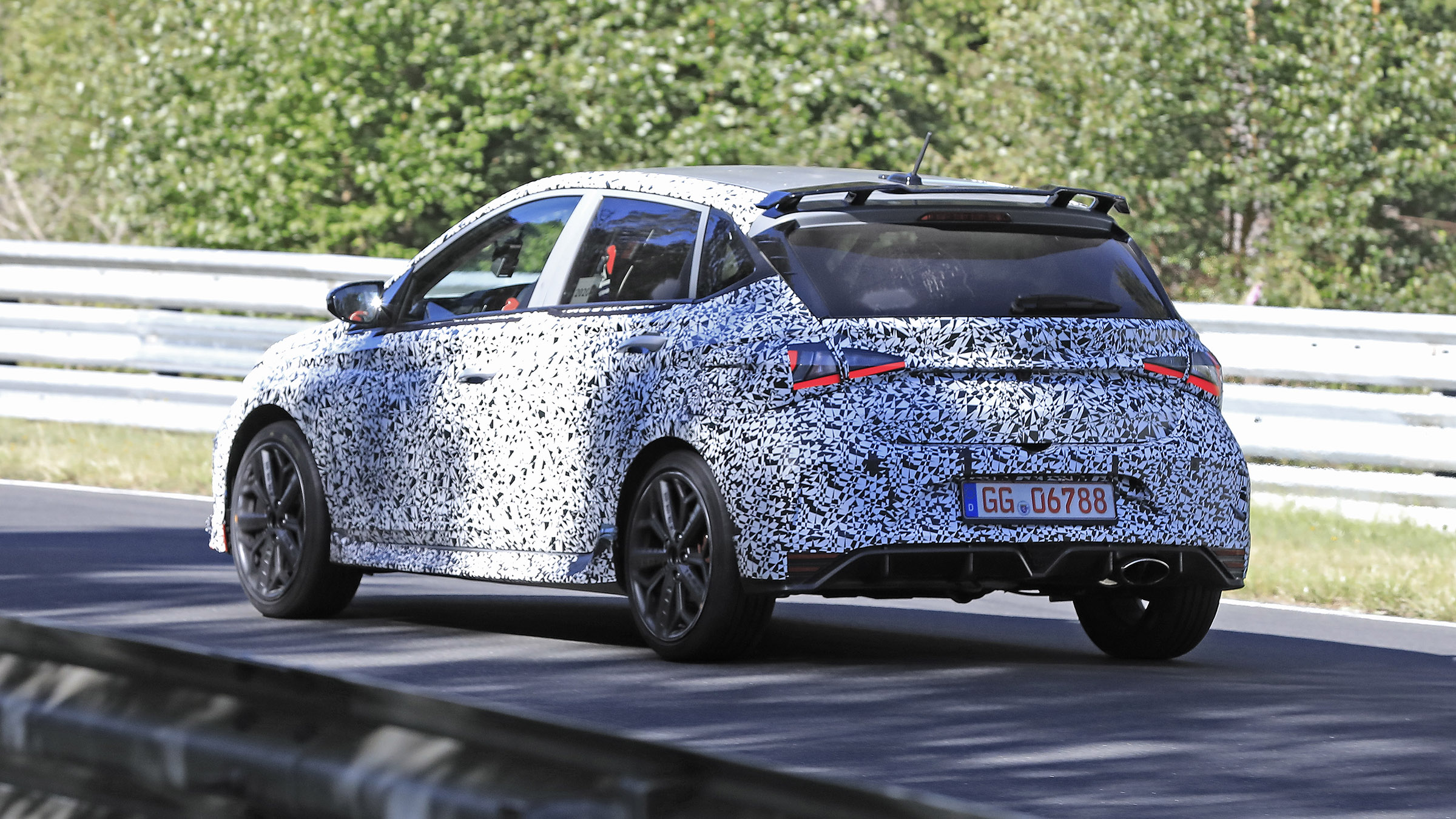 Spy shot of secretly tested future car