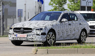 Spy shot of secretly tested future car