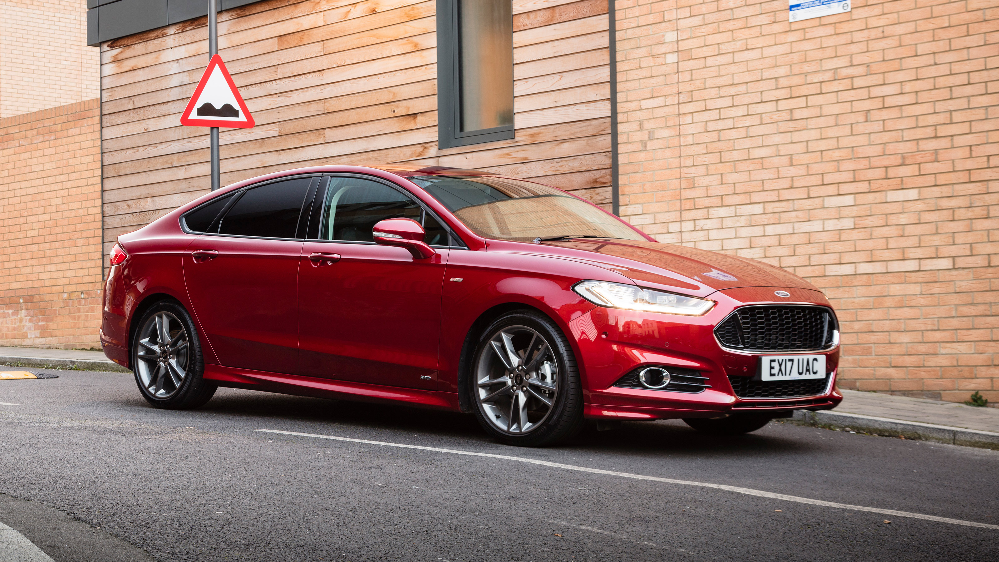 Ford Mondeo hatchback front 3/4 static wall
