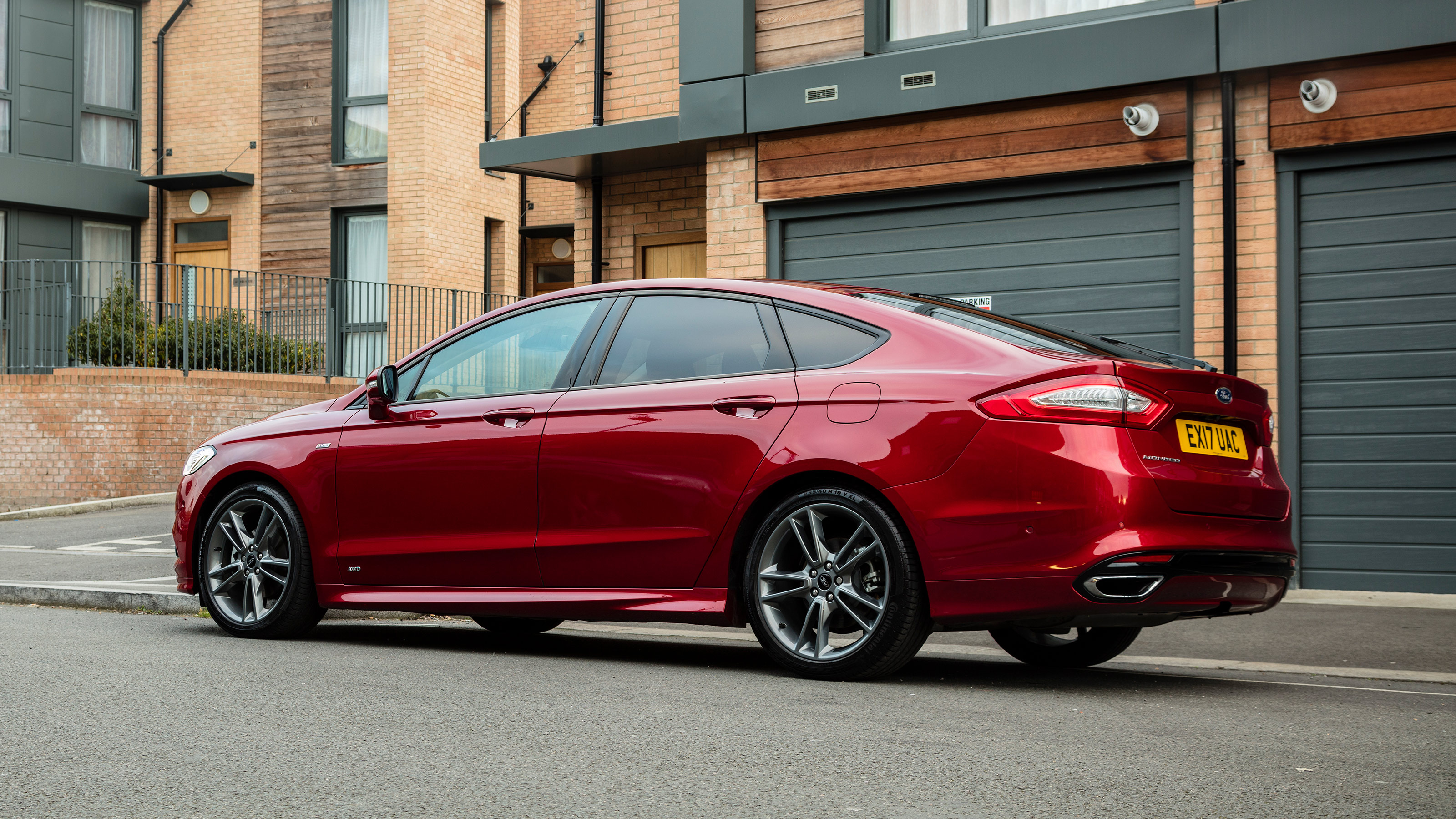 Ford Mondeo hatchback rear 3/4 static urban