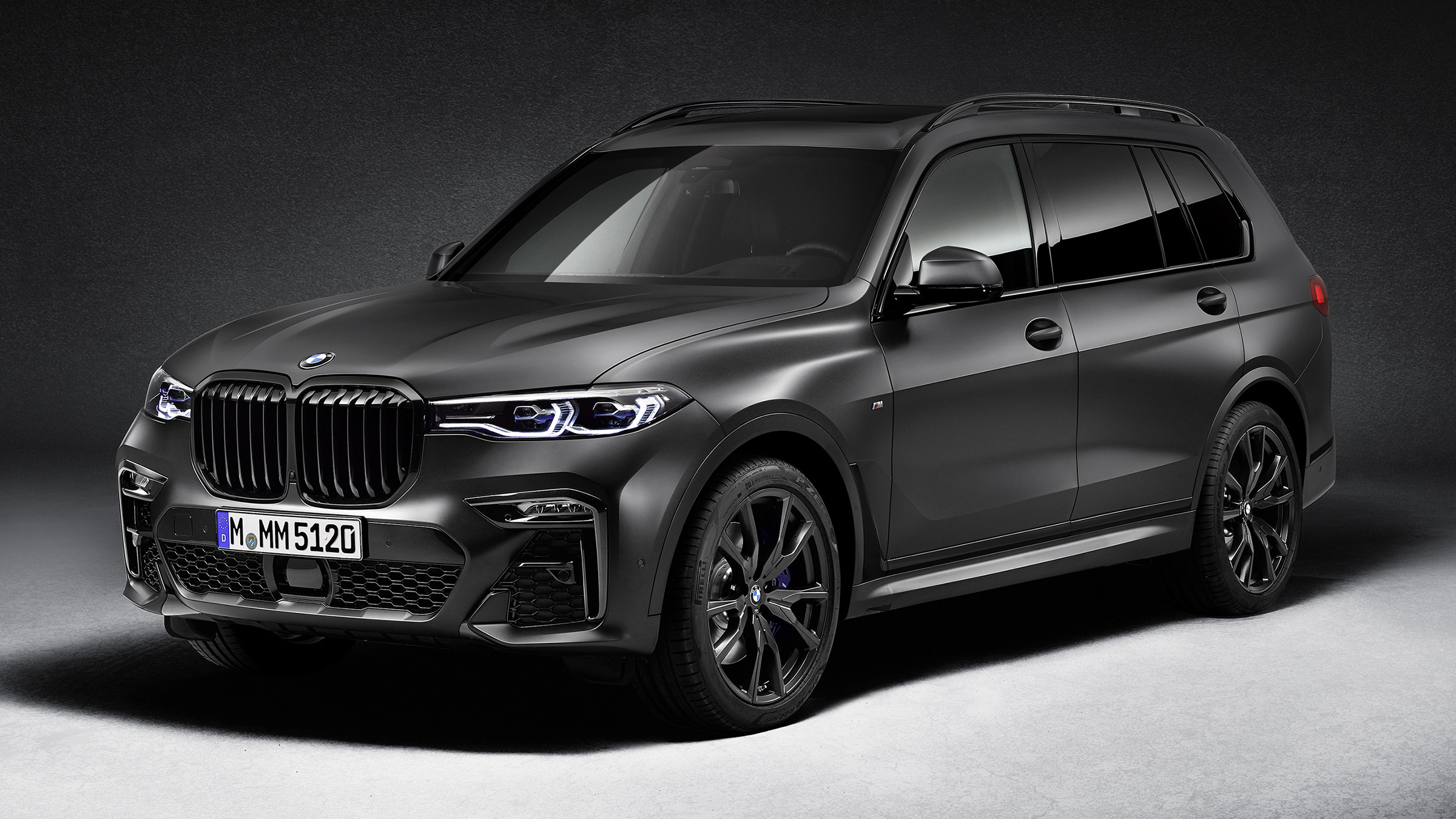 BMW X7 Dark Shadow Edition