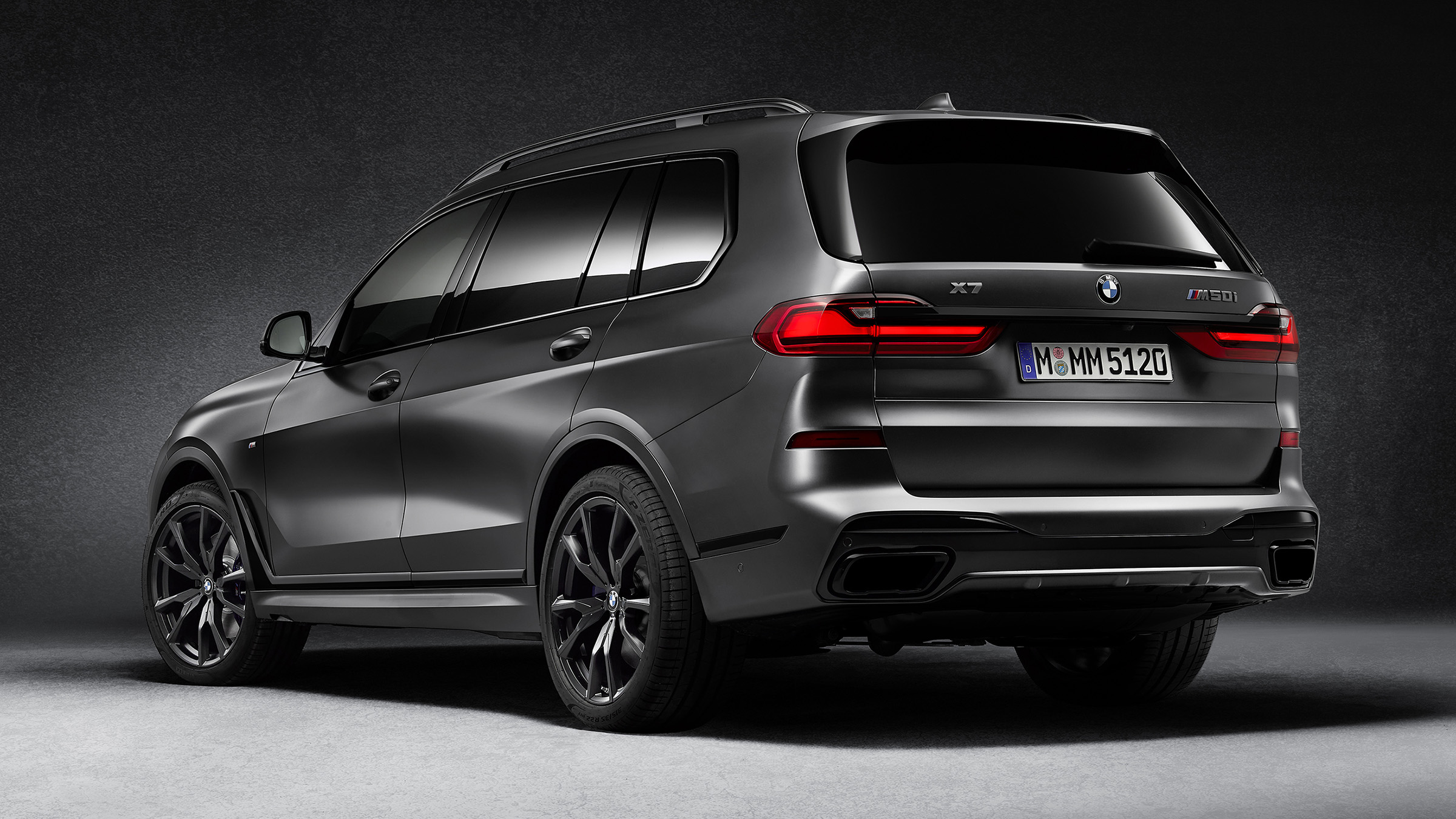 BMW X7 Dark Shadow Edition rear view