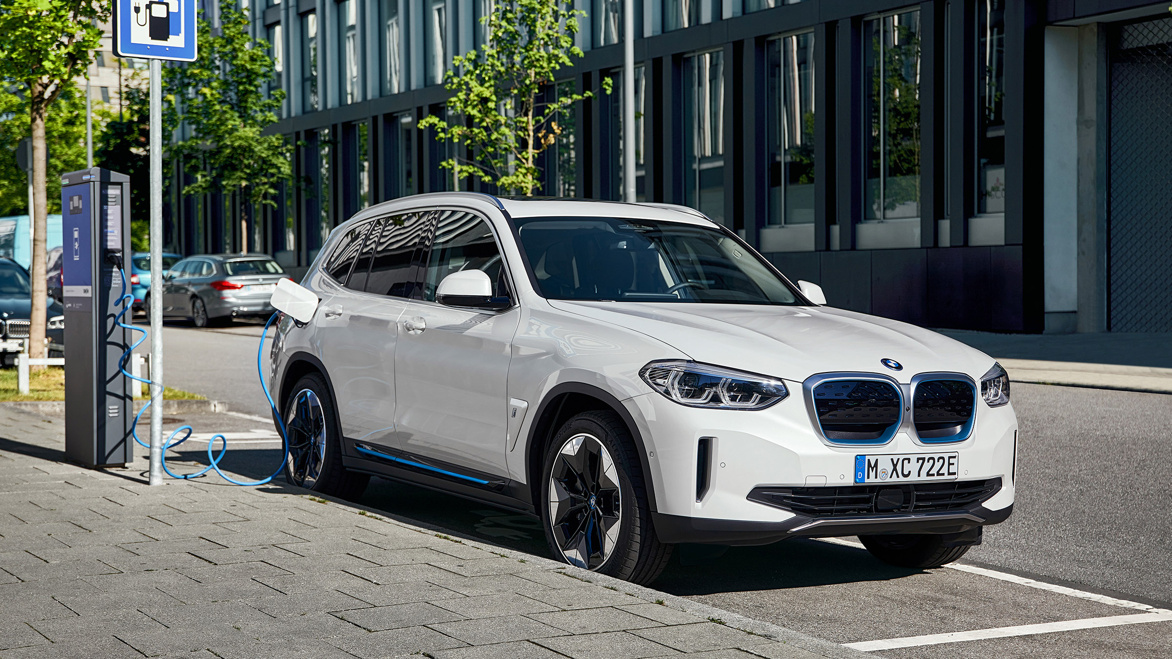 BMW iX3 charging