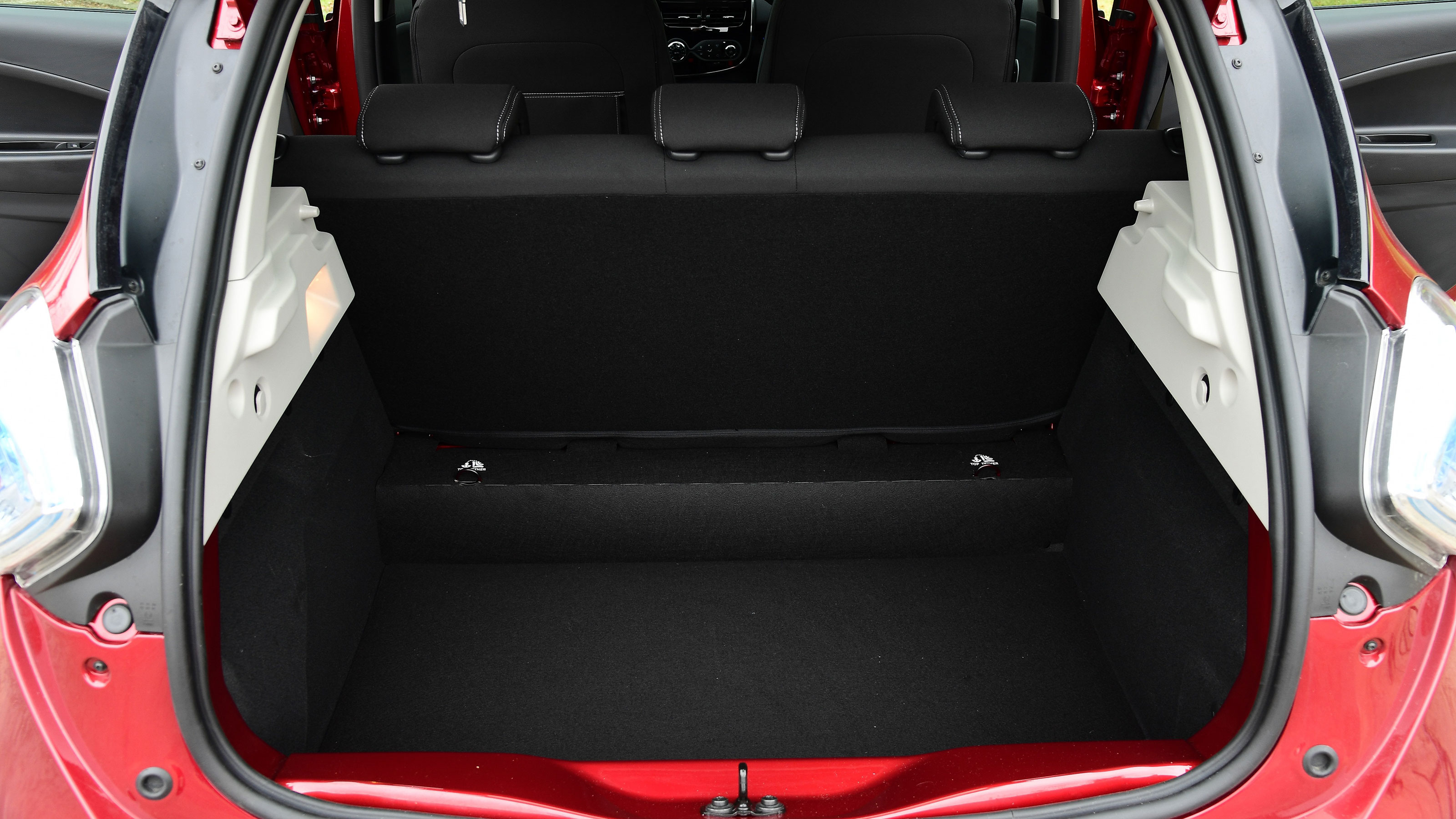 Renault ZOE old vs new boot 1