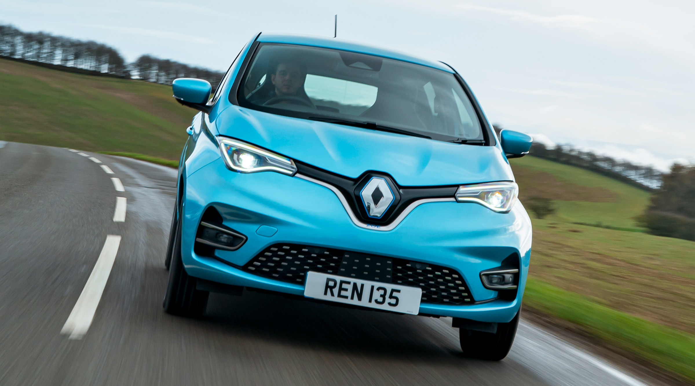 Renault ZOE old vs new front driving