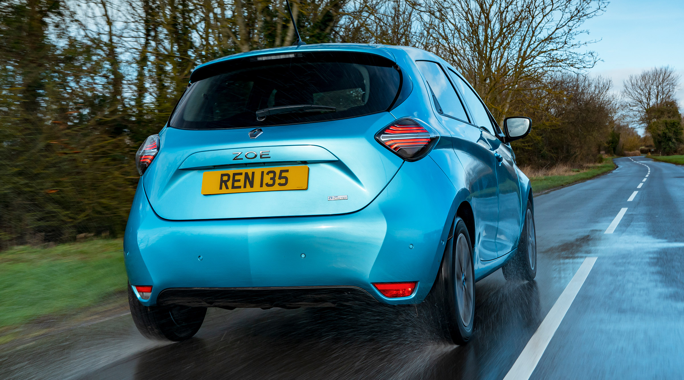 Renault ZOE old vs new rear 3/4 driving