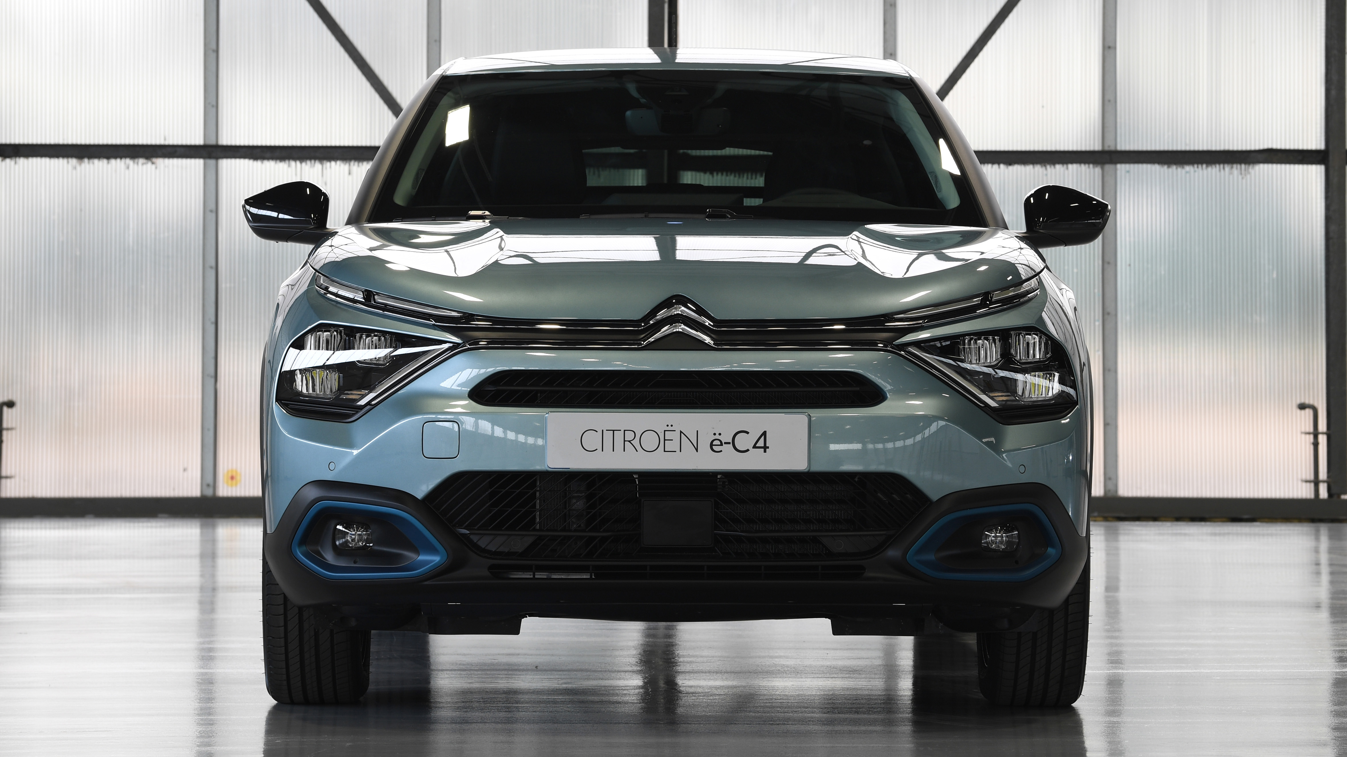 2021 Citroen e-C4 - front static view