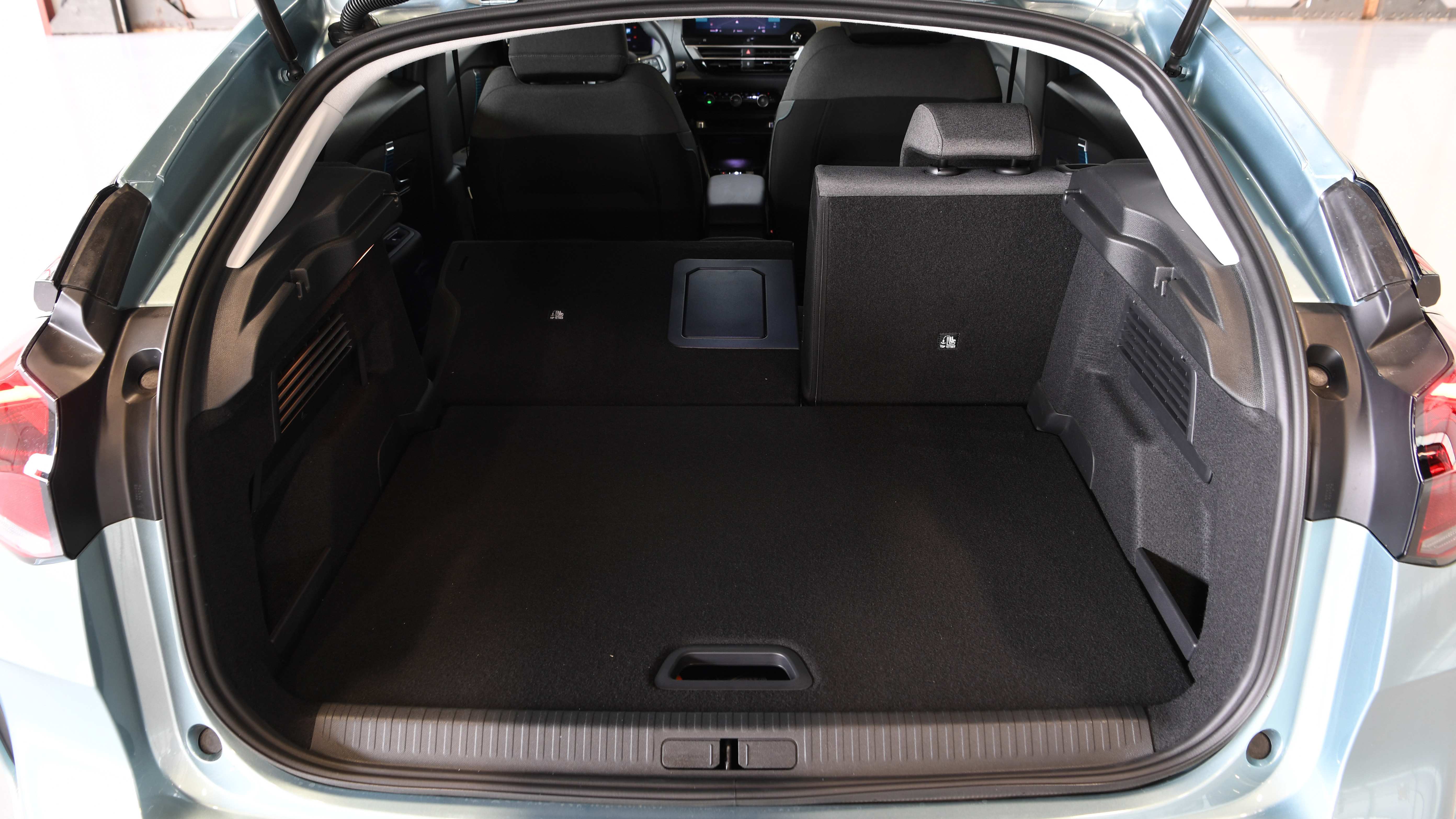 2021 Citroen e-C4 - boot space