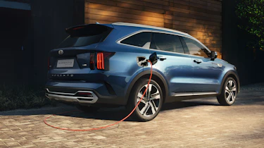 2020 Kia Sorento SUV plug-in hybrid - rear 3/4 static charging