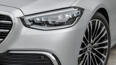 2020 Mercedes S-Class - front close-up