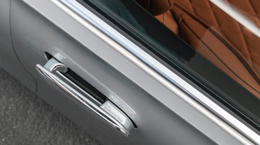 2020 Mercedes S-Class - flush fitting door handles