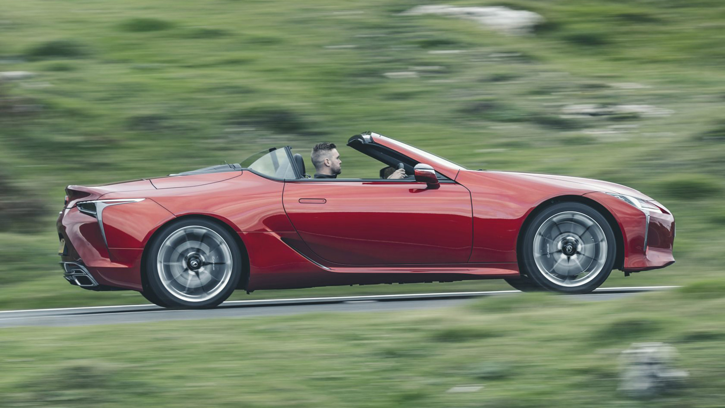 Lexus LC Convertible side panning