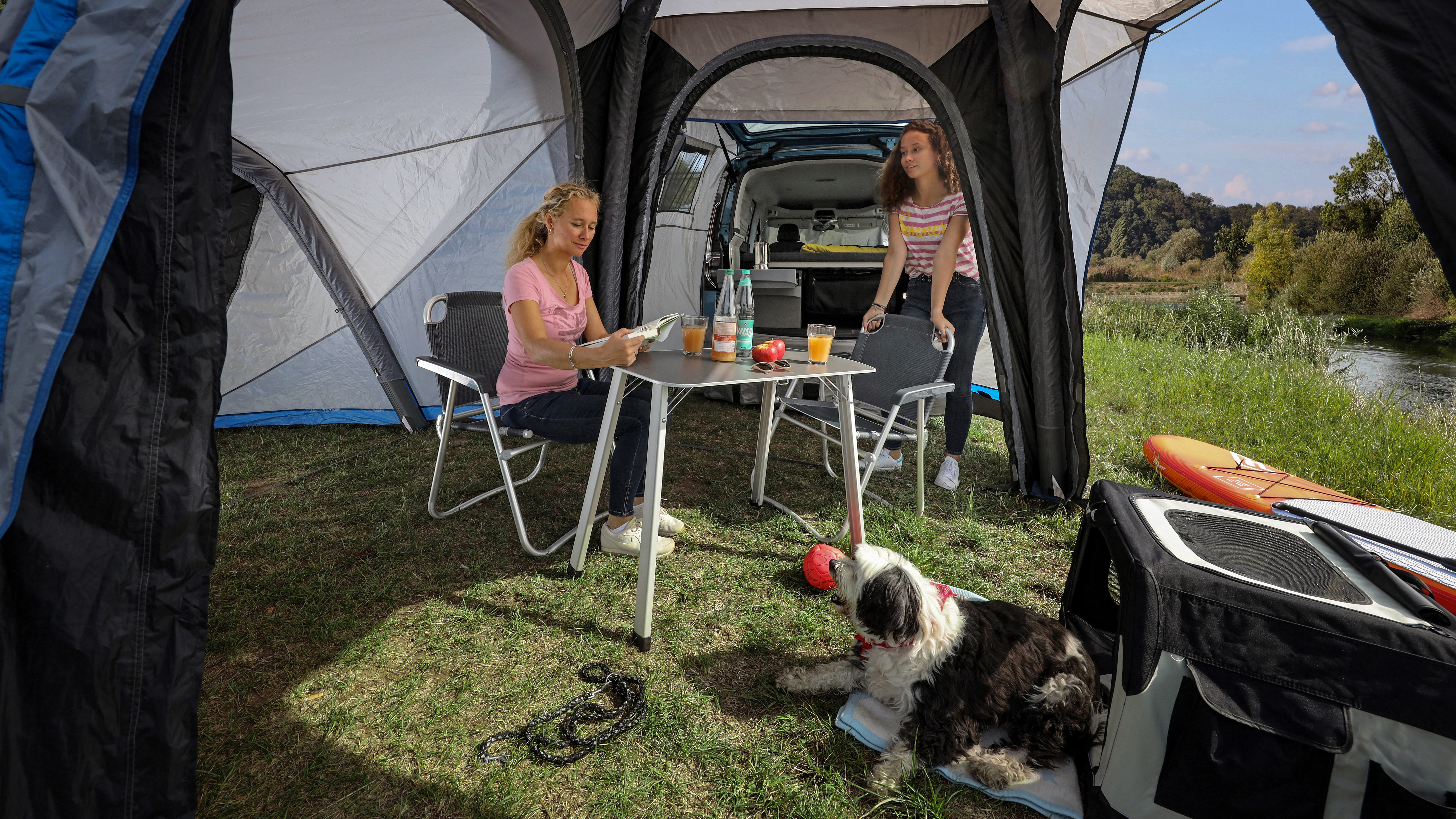 2020 Volkswagen Caddy California - tent extension and family 