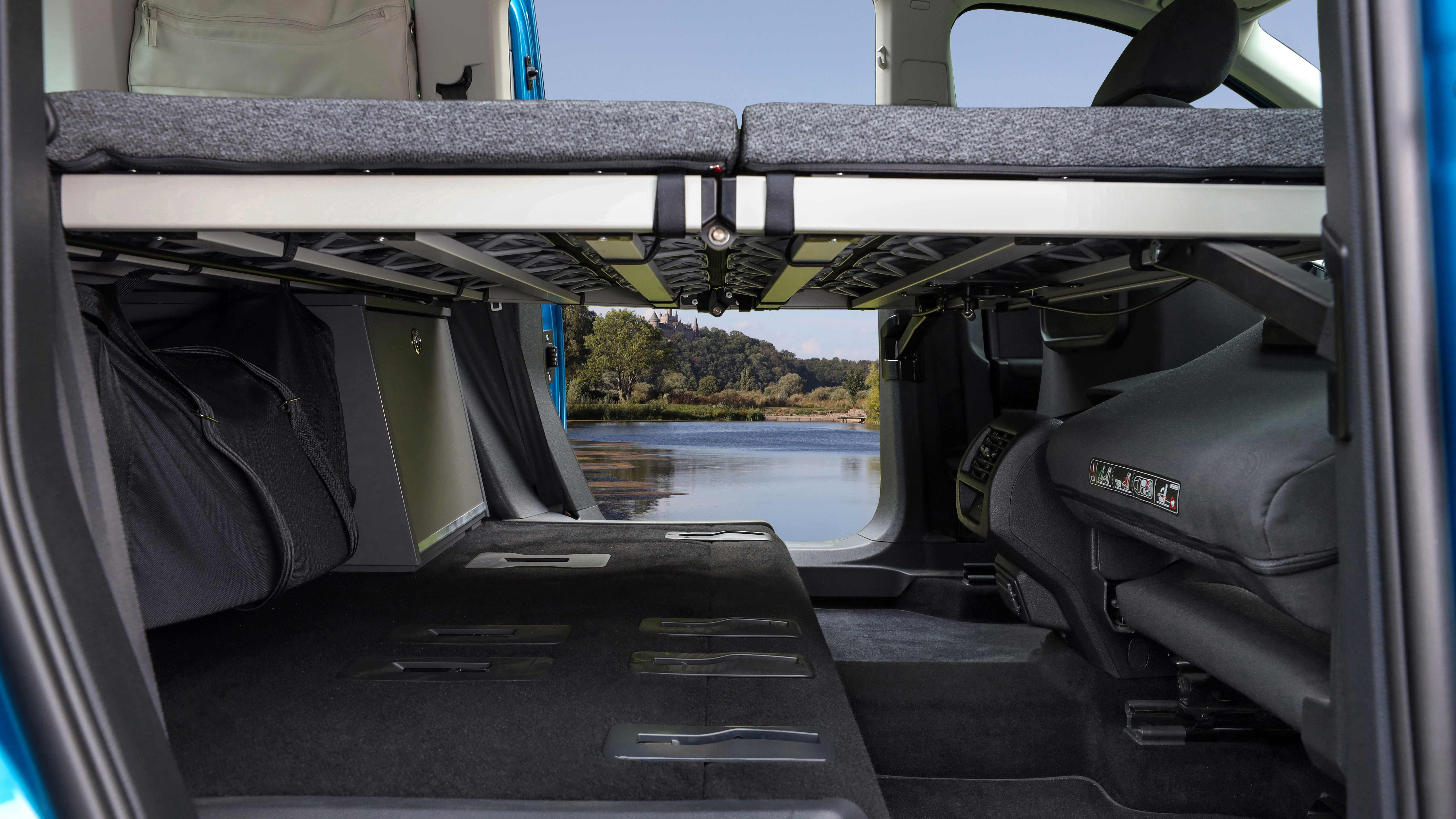 2020 Volkswagen Caddy California - rear bed