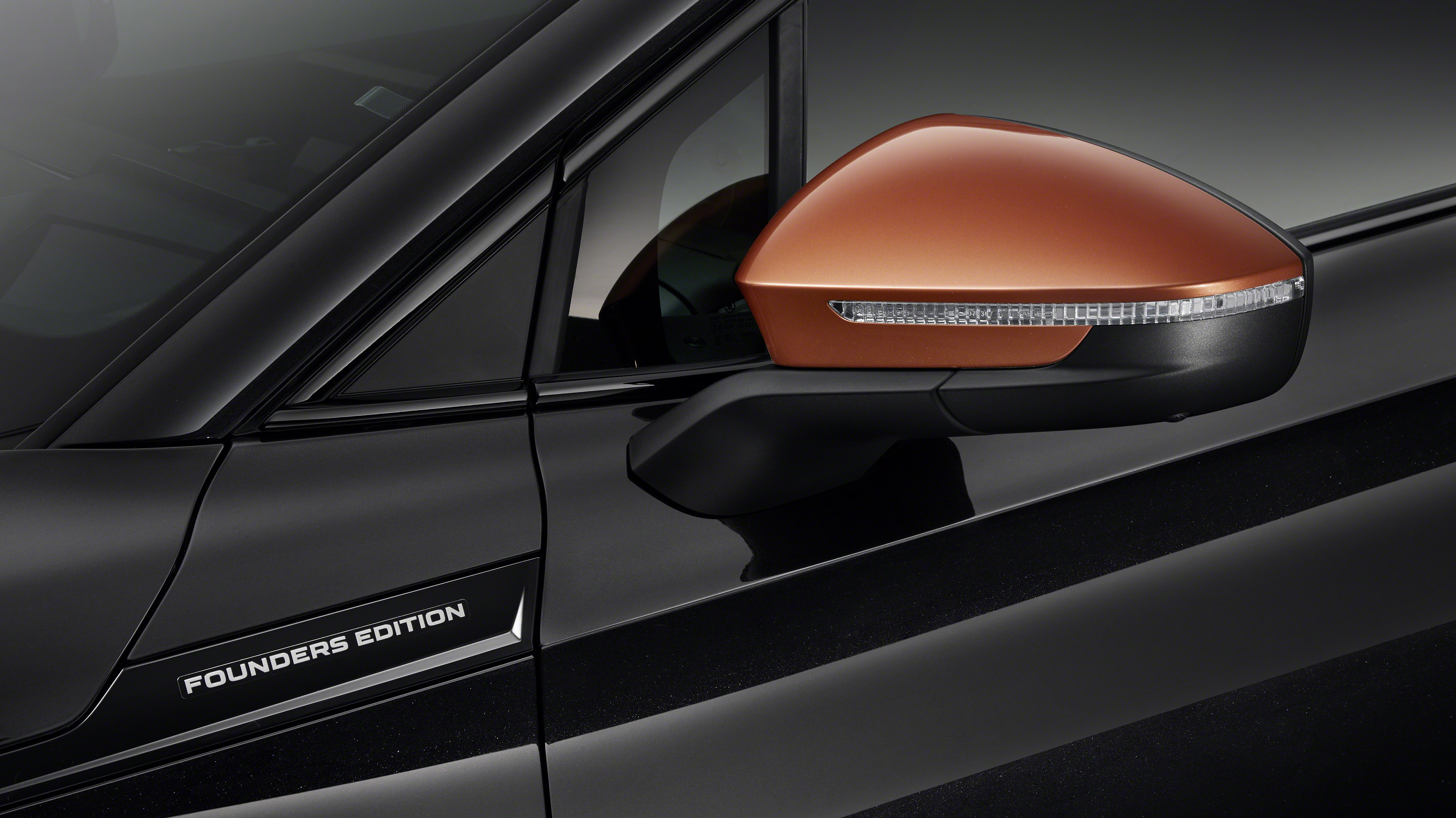 2021 Skoda Enyaq iV - wing mirror black/orange