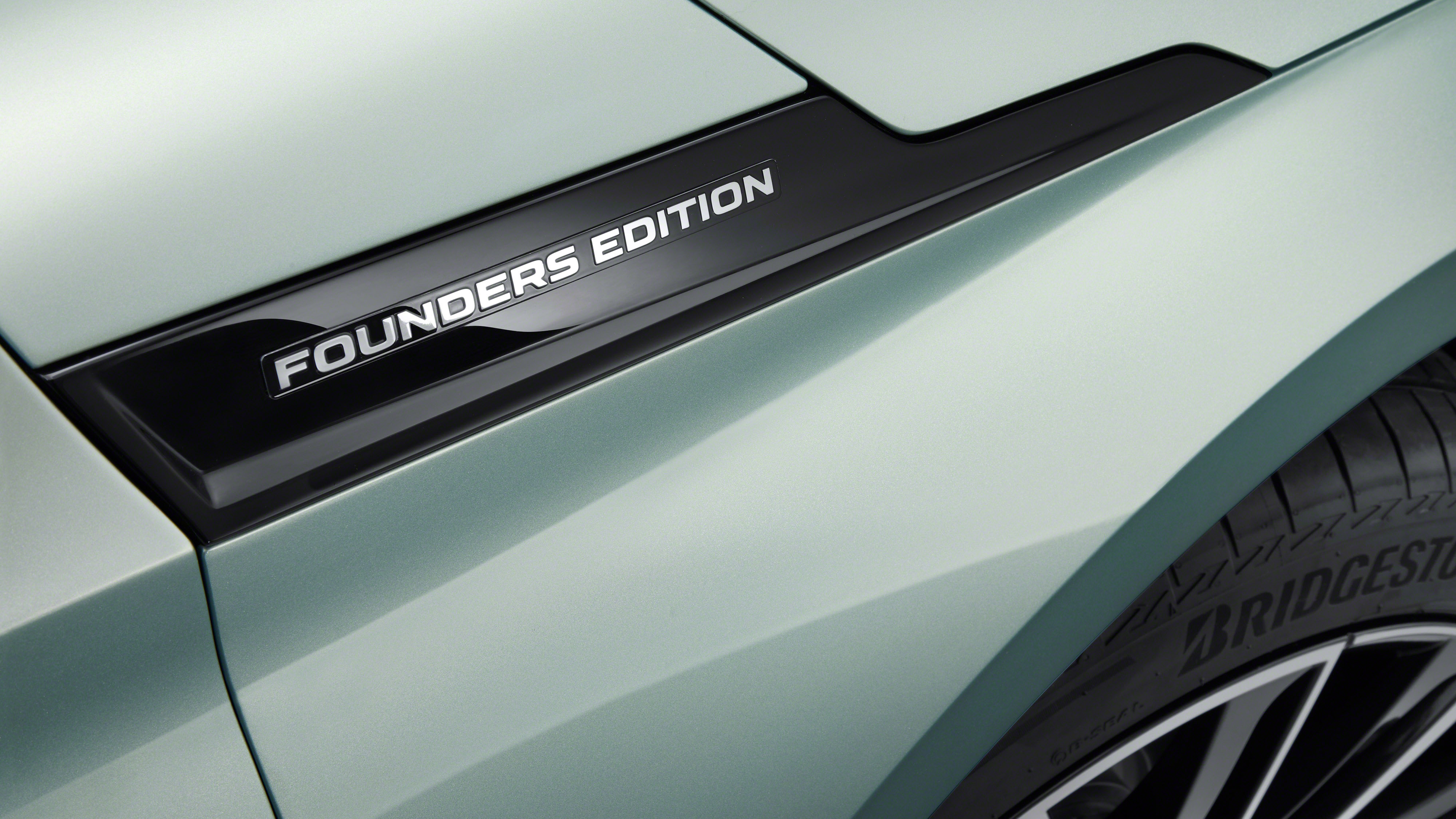 2021 Skoda Enyaq iV - front quarter badging 