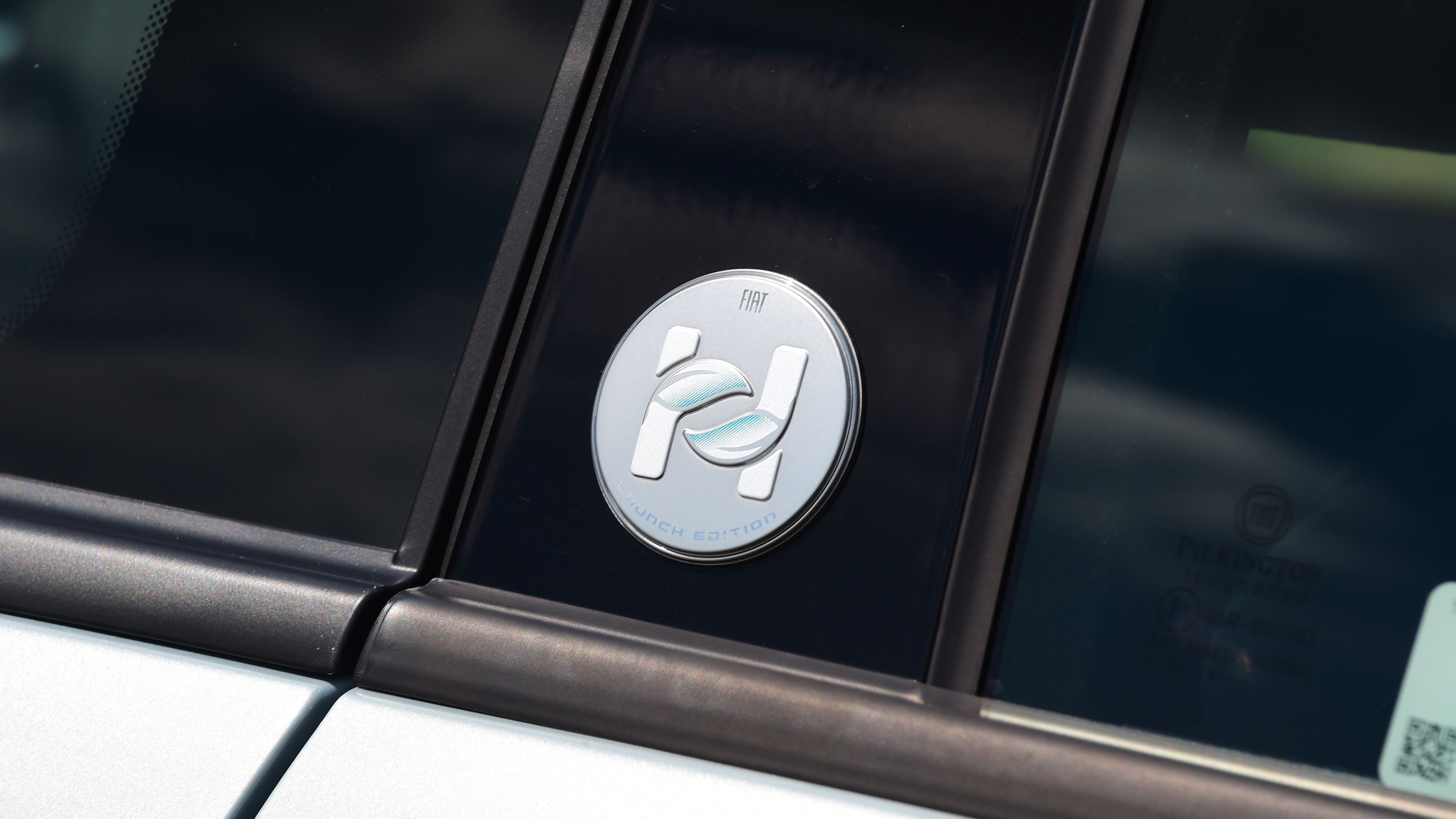 Fiat 500 mild hybrid badge