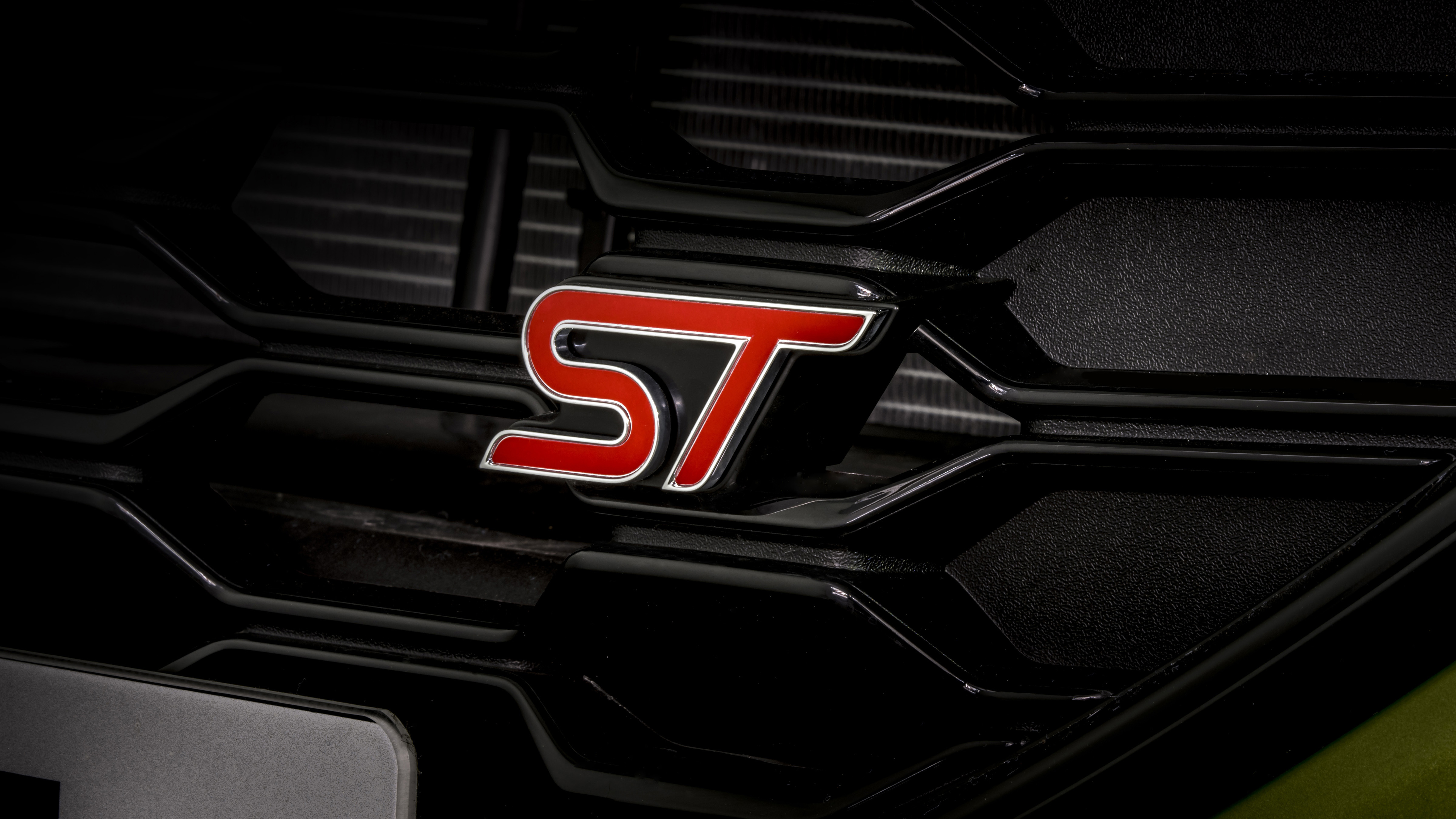 2020 Ford Puma ST - front grille badging 