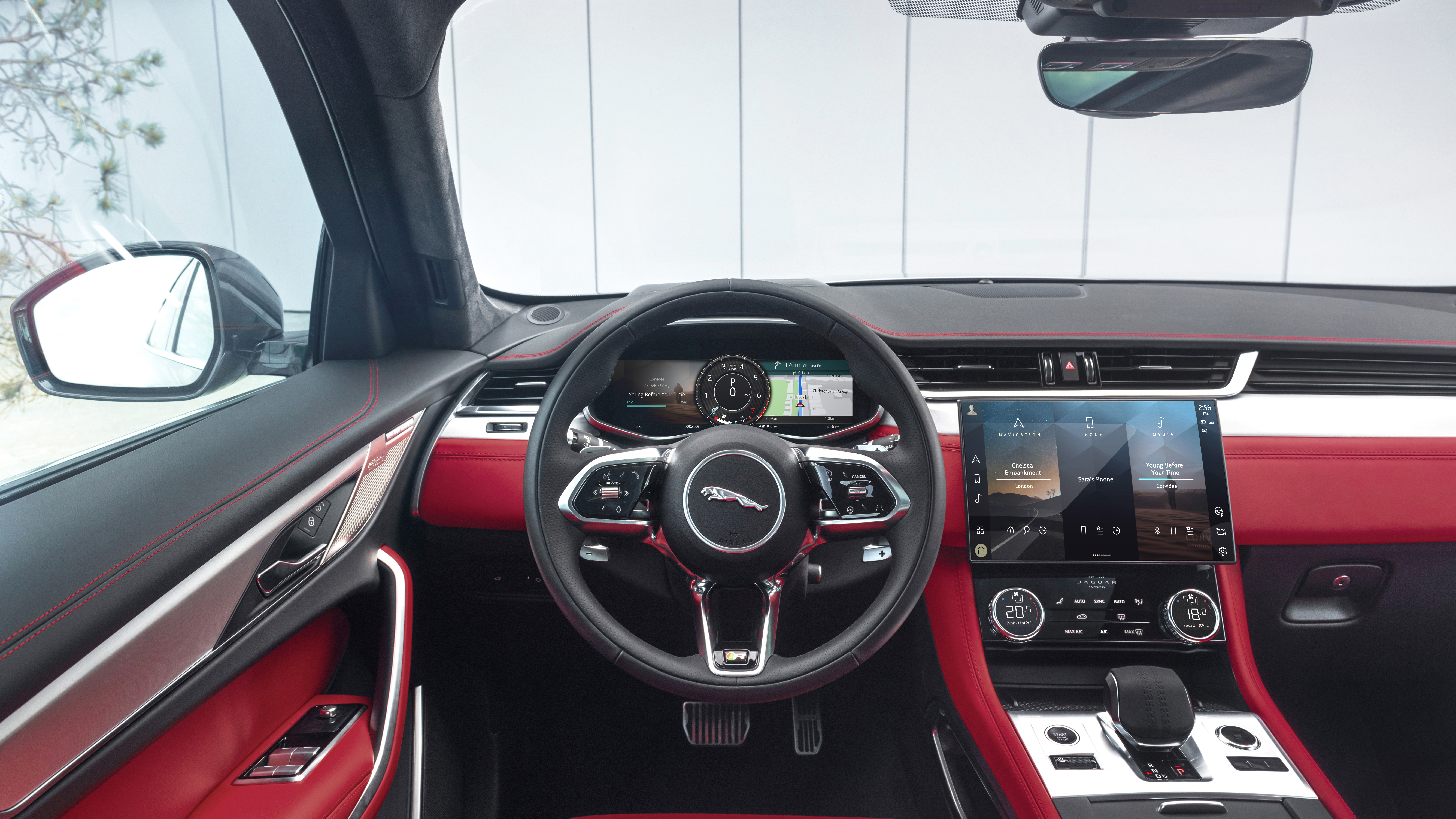 2020 Jaguar F-Pace - interior, steering wheel and infotainment 