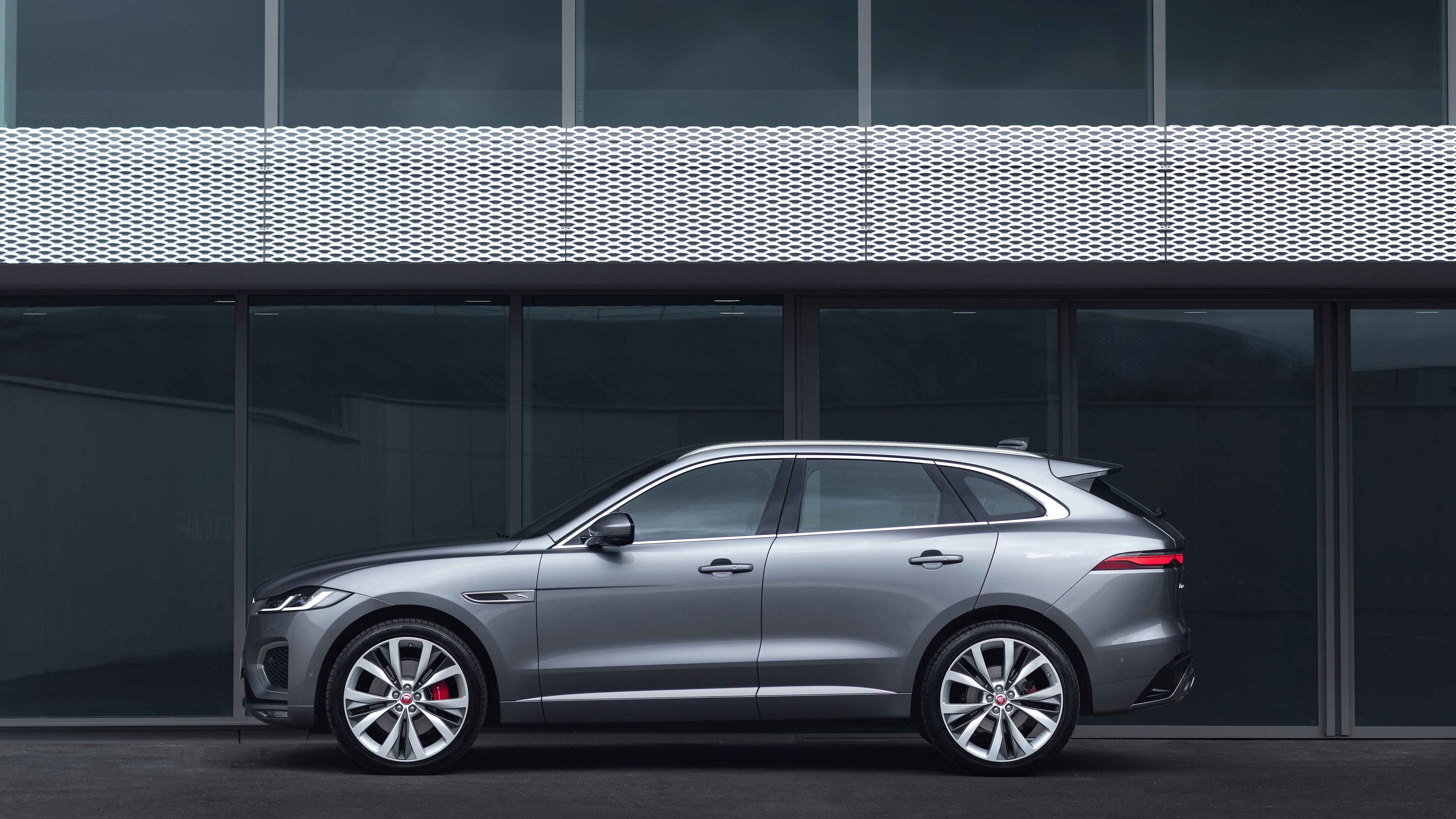 2020 Jaguar F-Pace - side on static view 