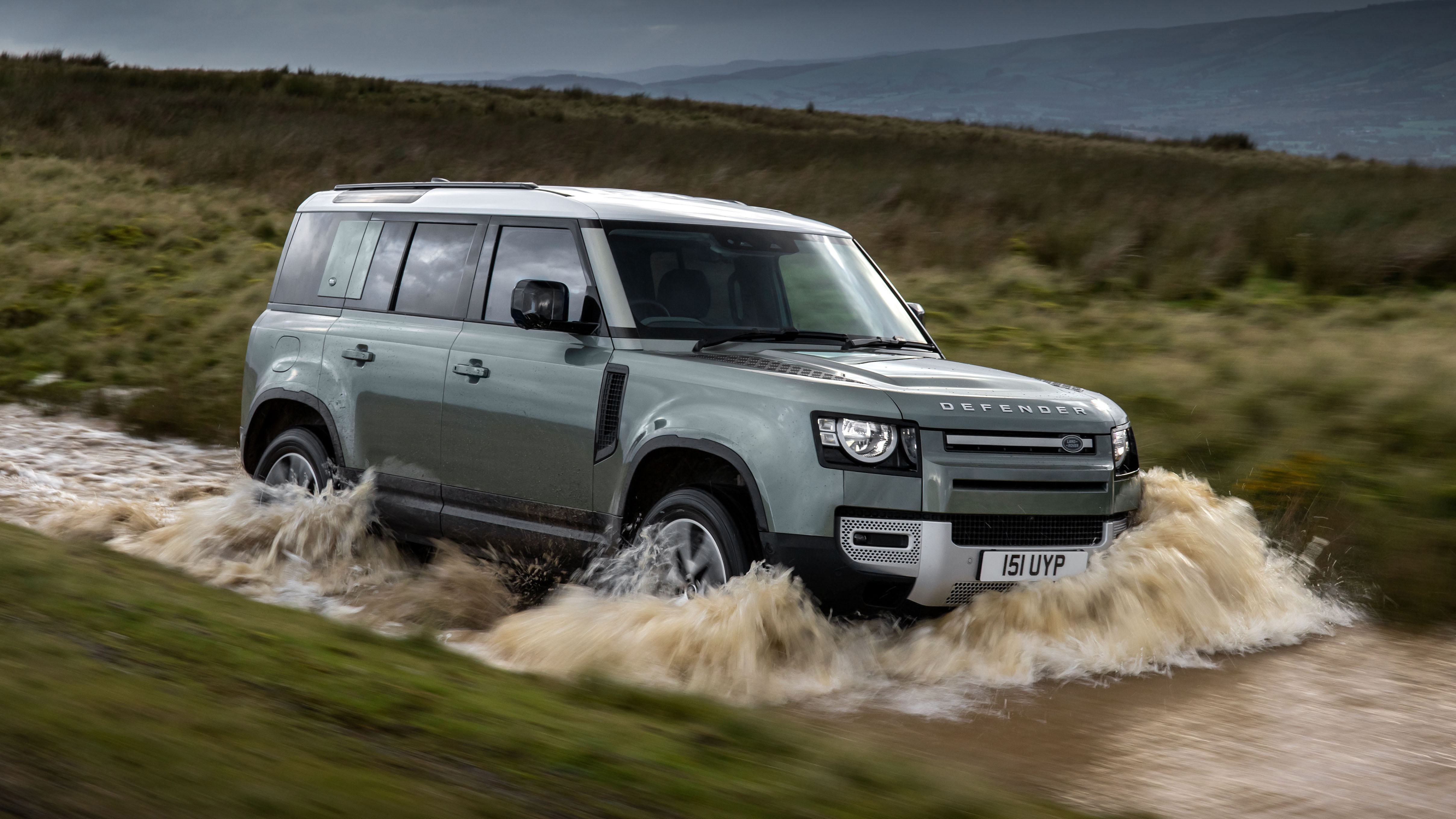 2020 Land Rover Defender 110 P400e plug-in hybrid - off-roading 