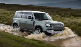 2020 Land Rover Defender 110 P400e plug-in hybrid - off-roading