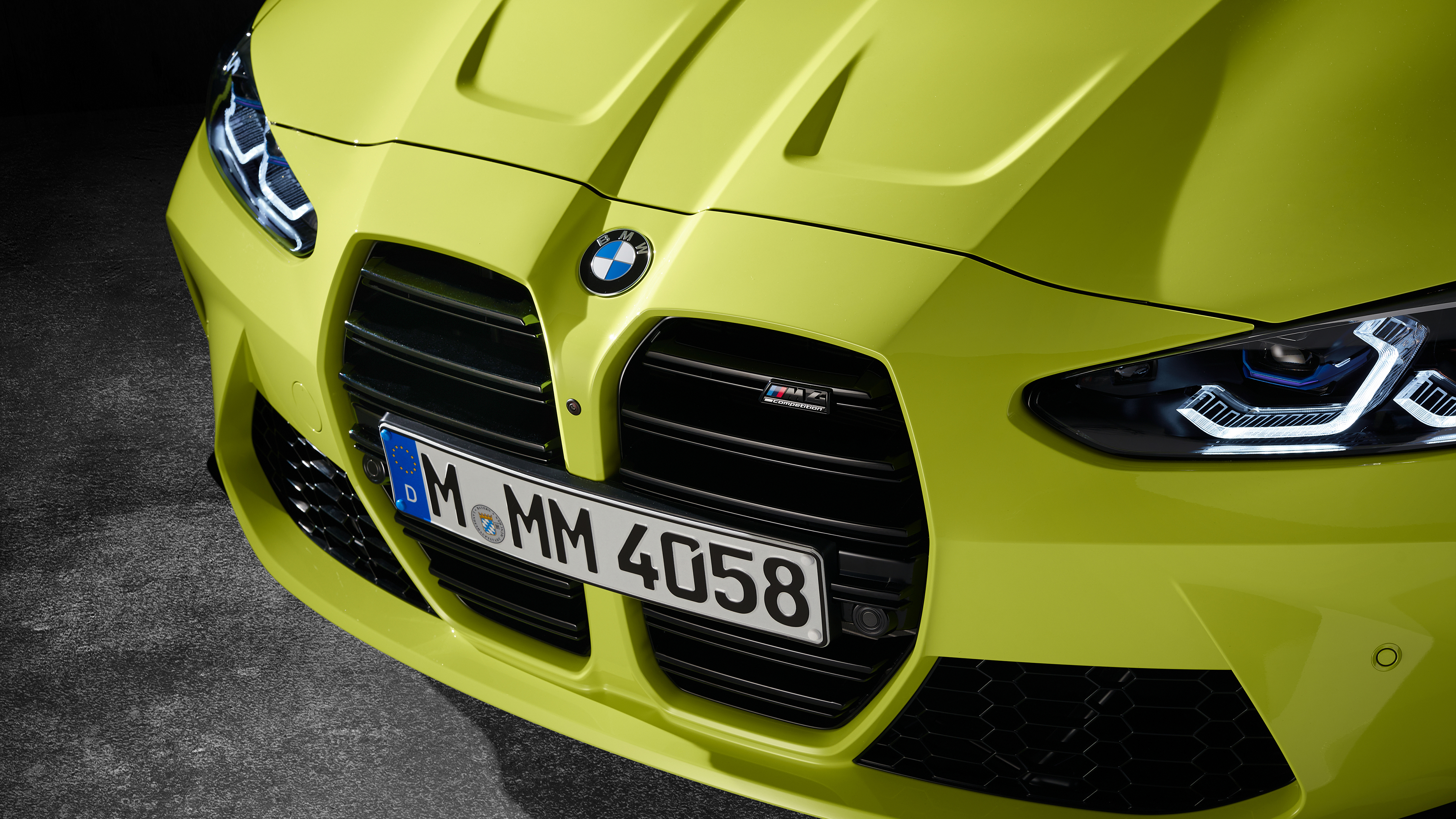 2021 BMW M4 Competition Coupe - front kidney grilles close up 