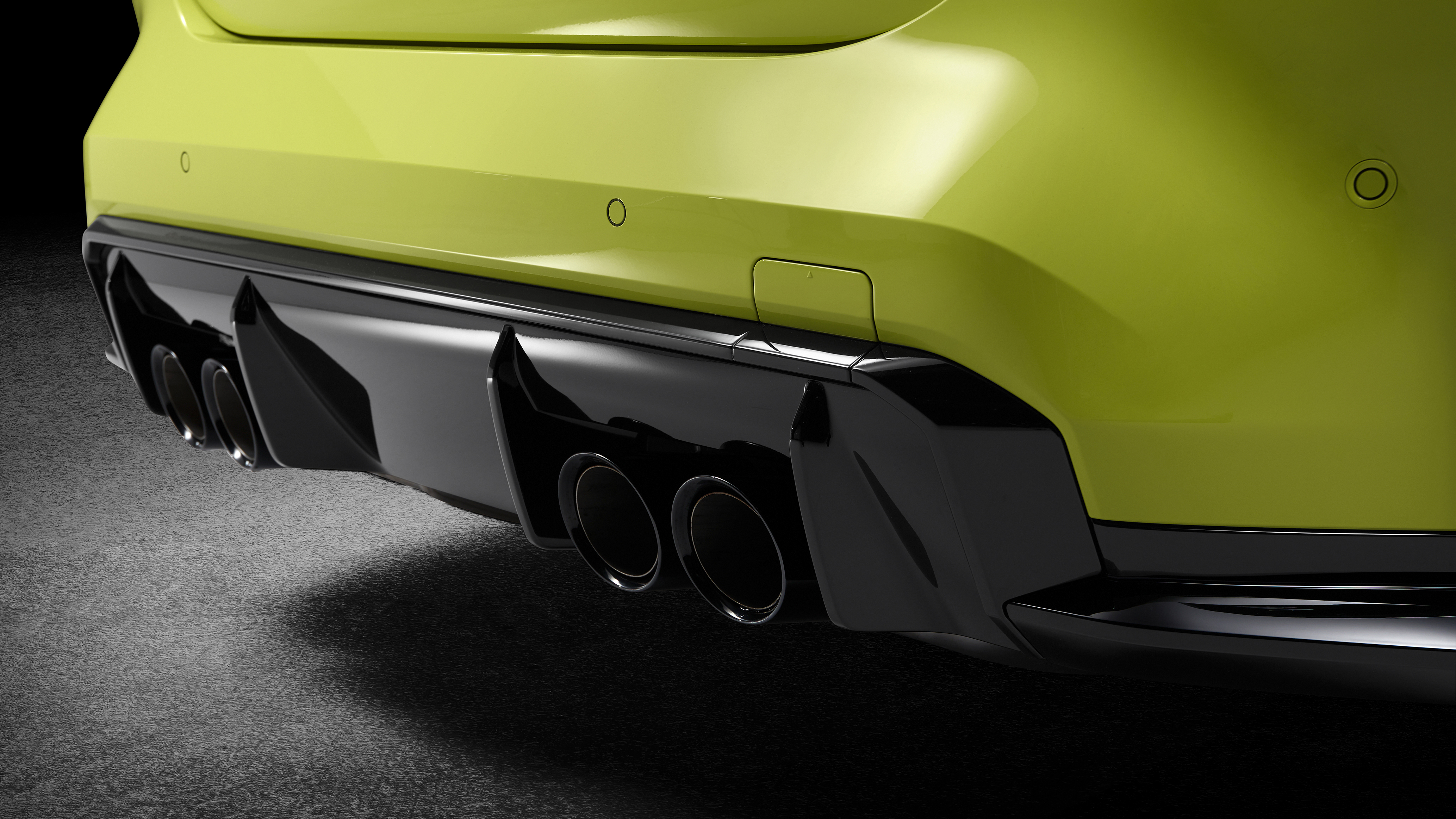 2021 BMW M4 Competition Coupe -  quad exhaust and rear diffuser 