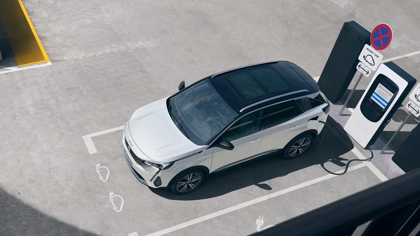 2020 Peugeot 3008 PHEV - charging static